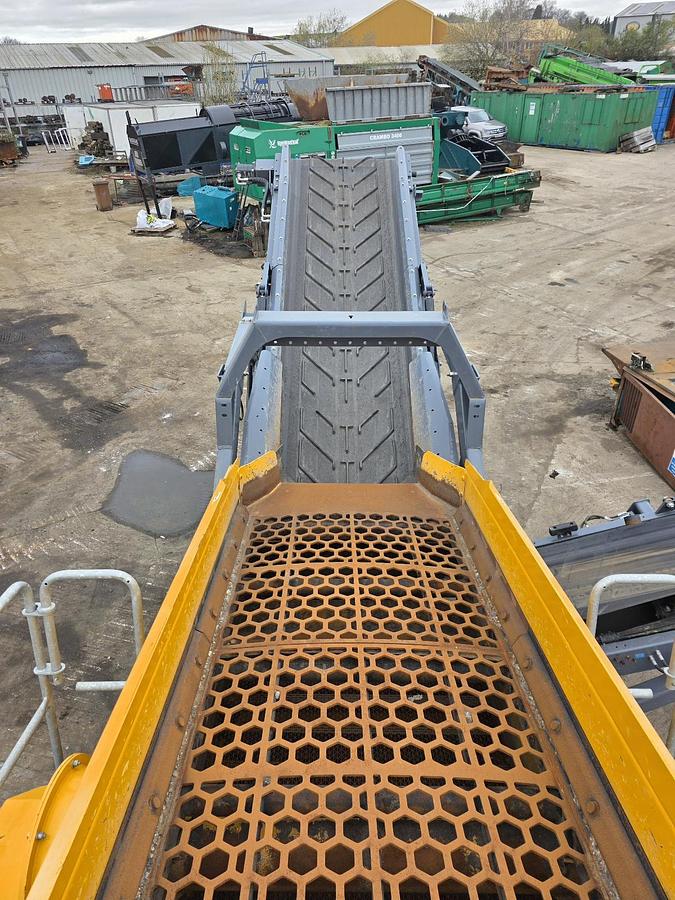 Used Tesab 1340 Tracked Screening Plant