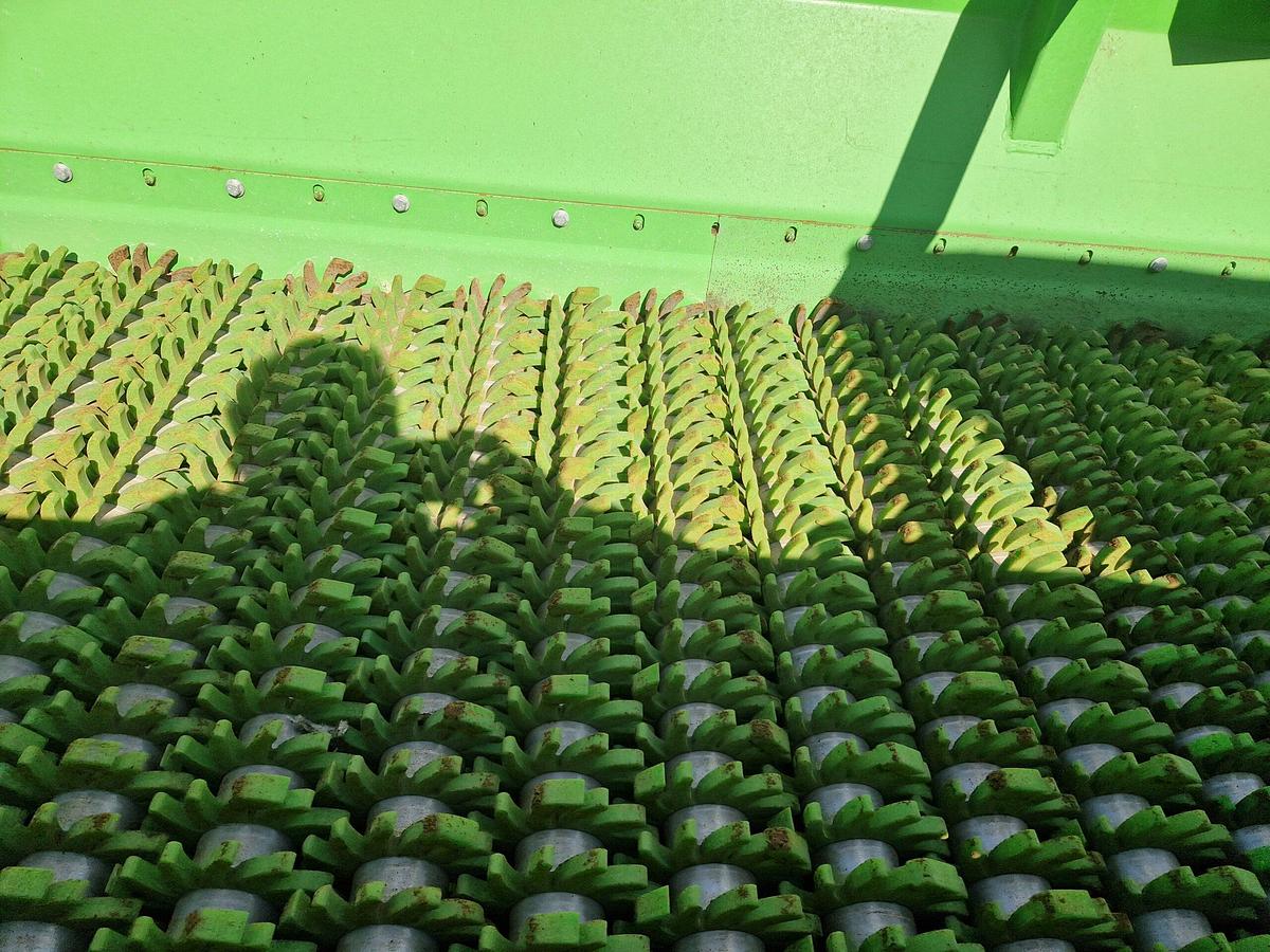 Used Neuenhauser 2F Star Screen Deck Year 2021