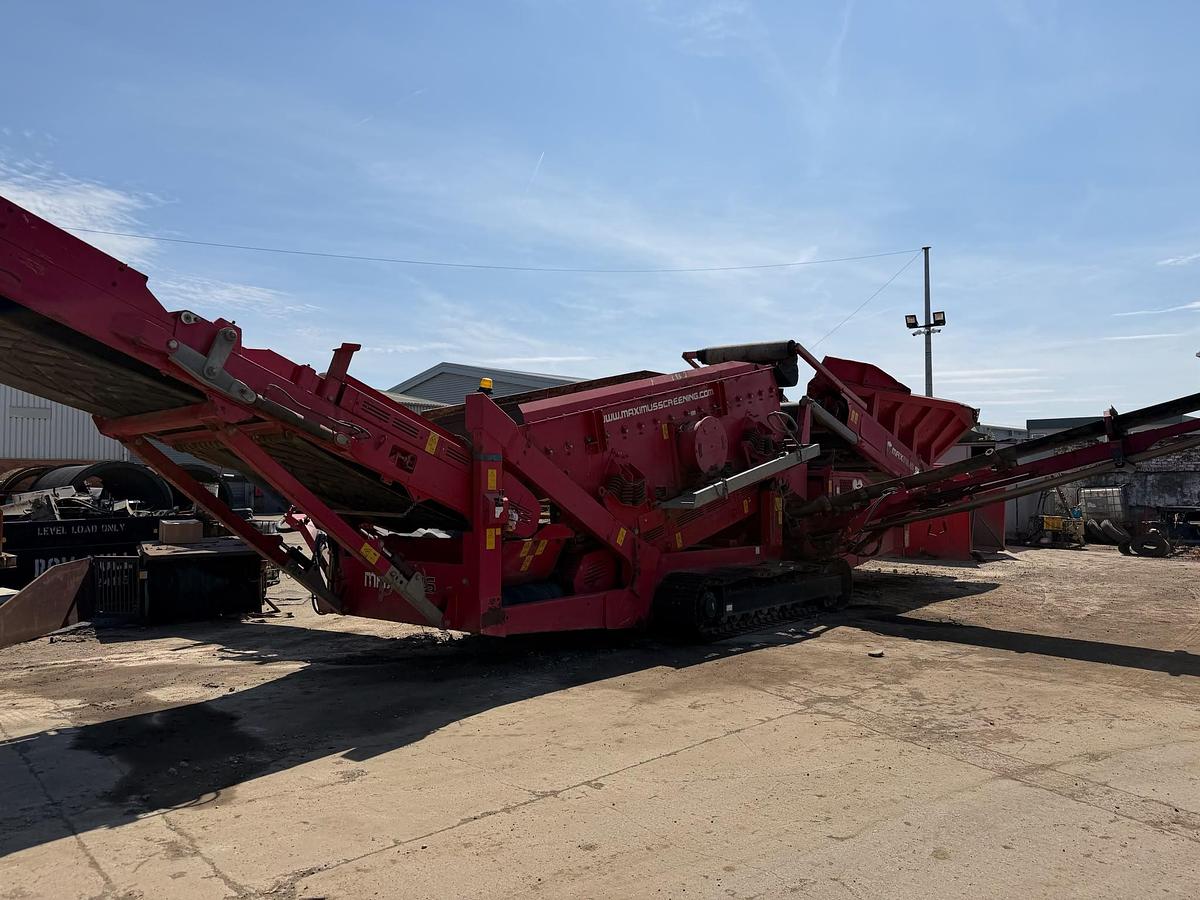 Used Maximus 516 Tracked Screening Plant