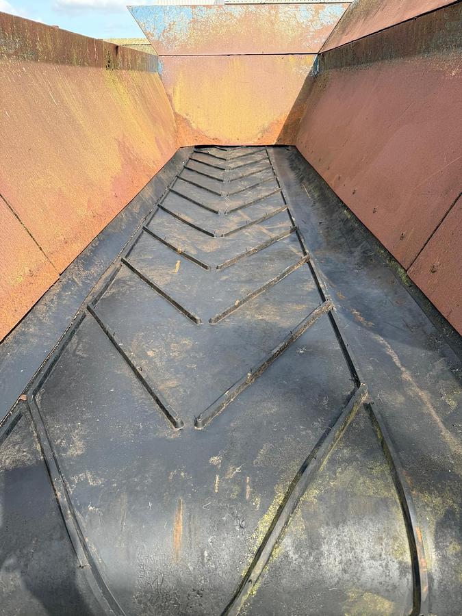 Used EMS 4 Metre Feeder Hopper