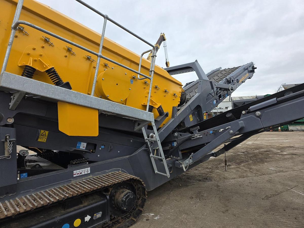 Used Tesab 1340 Tracked Screening Plant