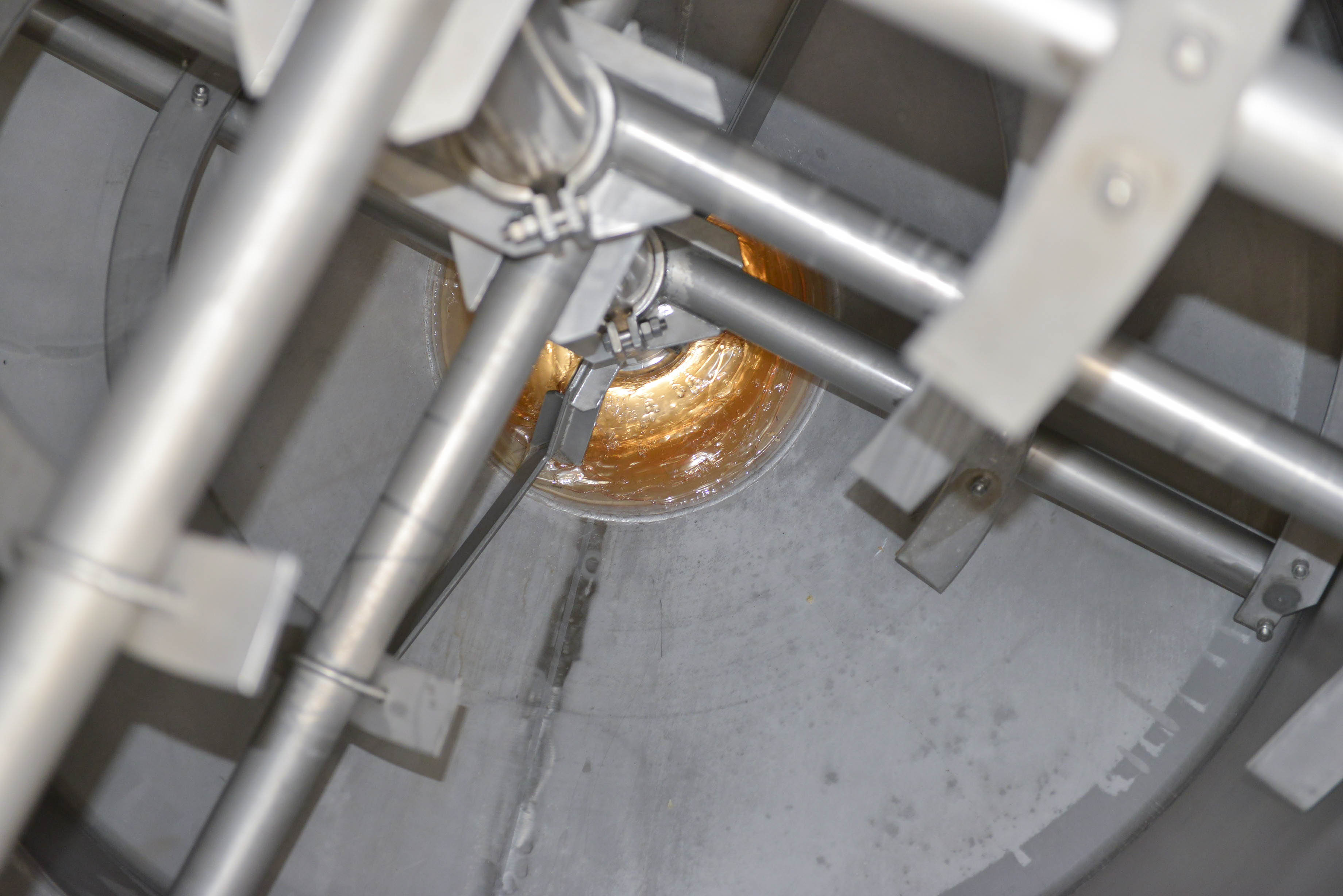 Usato Recipente agitato da 11.000 litri a fondo conico