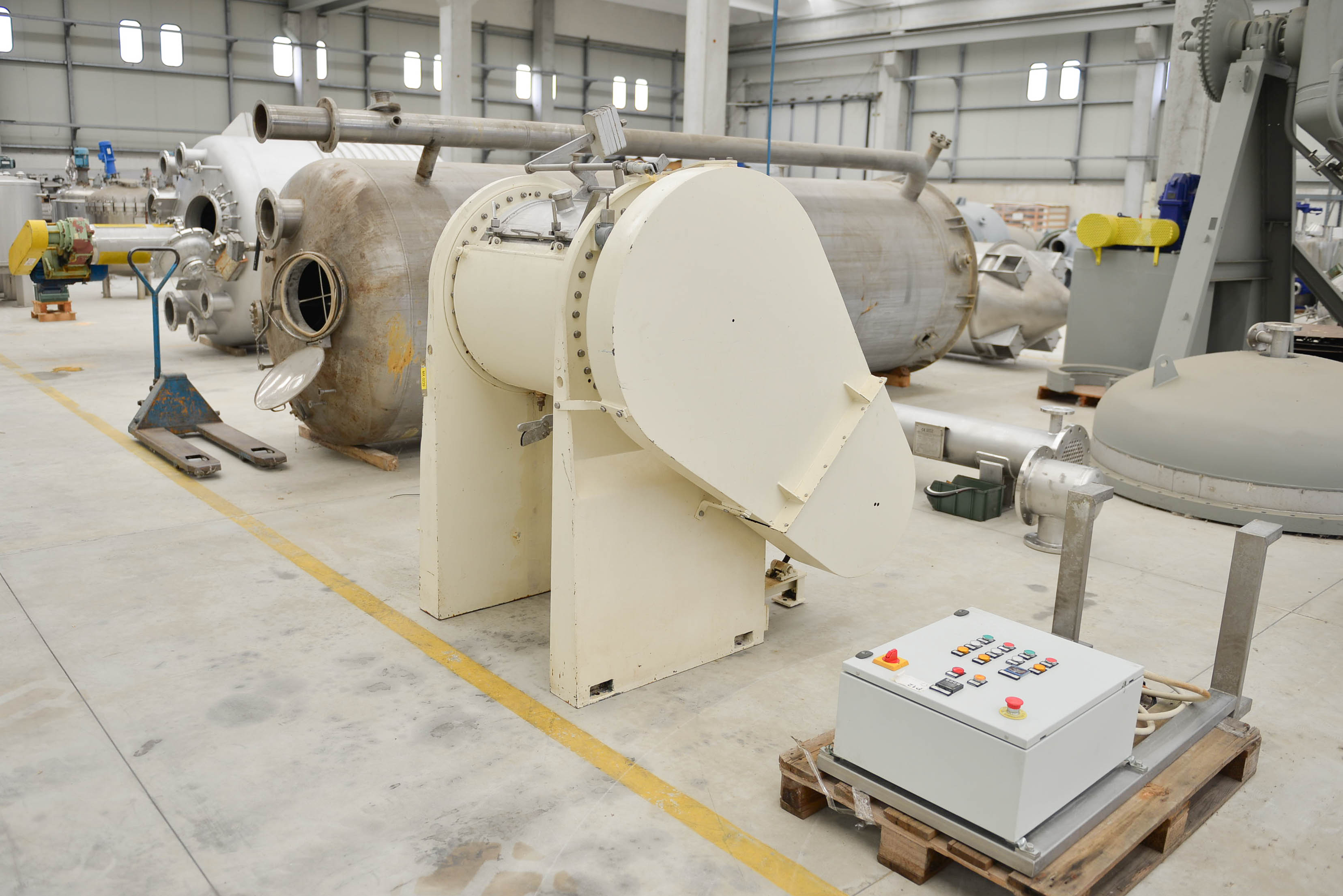 Usato Miscelatore per polveri incamiciato da 250 litri con chopper