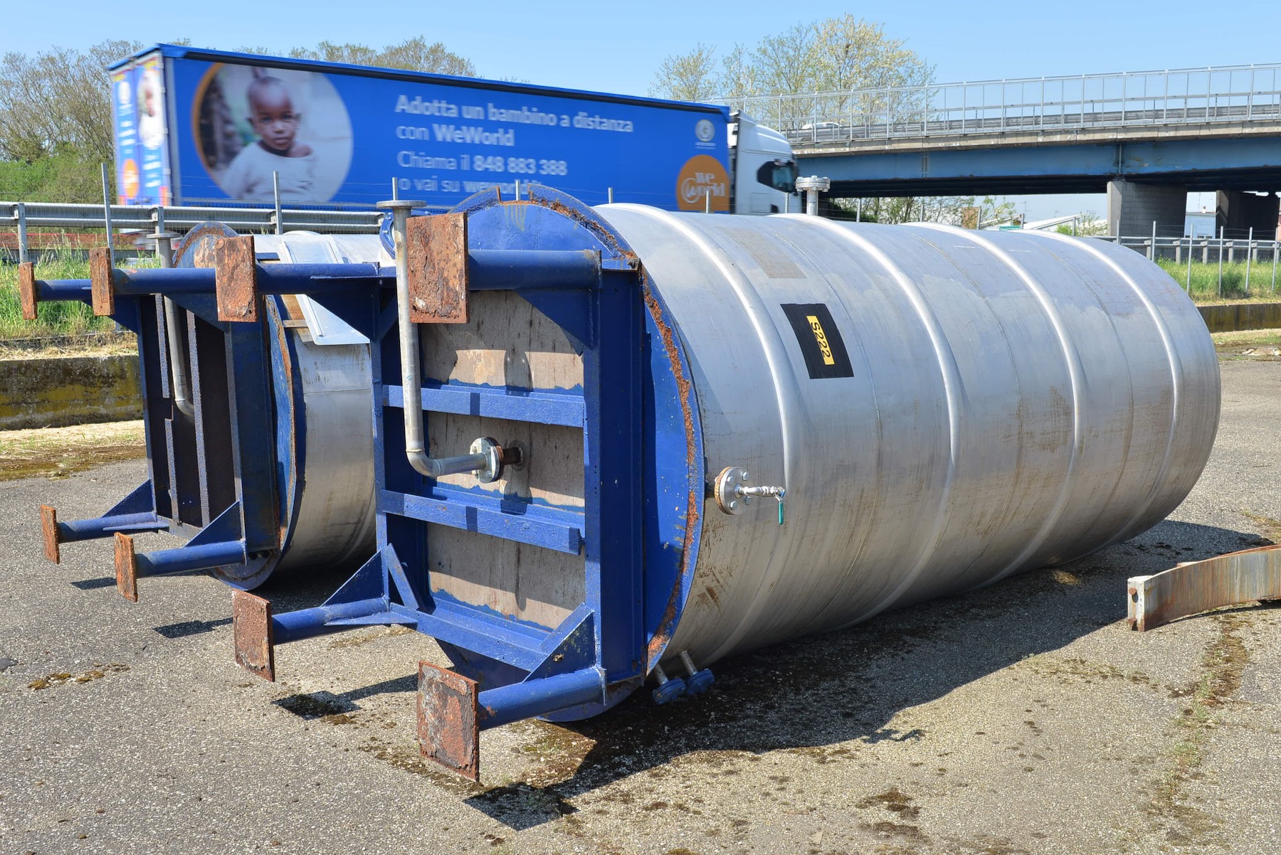 Usato Serbatoio verticale da 10.500 litri