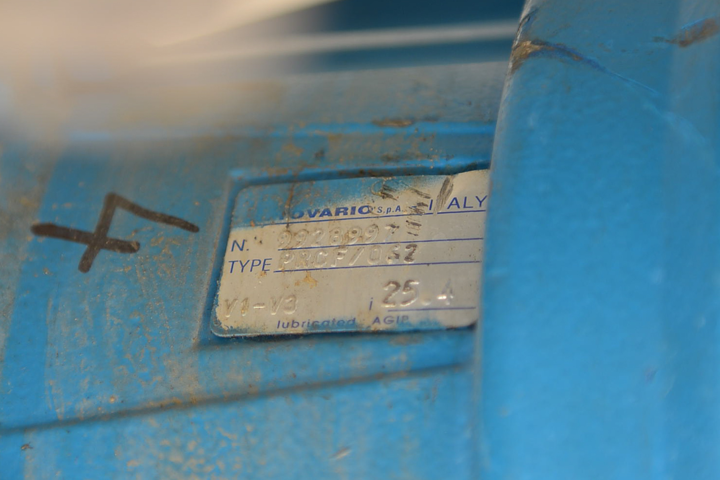 Usato Recipiente agitato da 3.000 litri a fondo conico