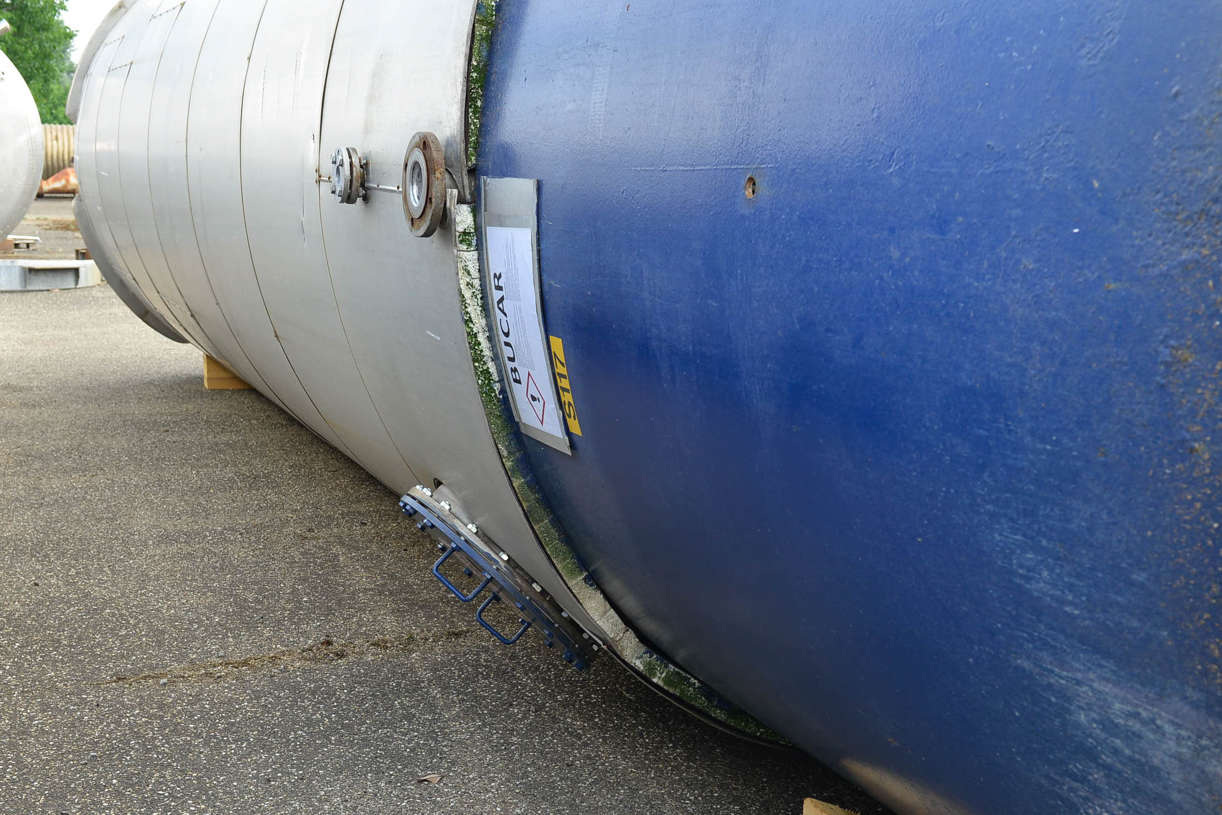 Usato Serbatoio verticale da 32 m3 con serpentino interno