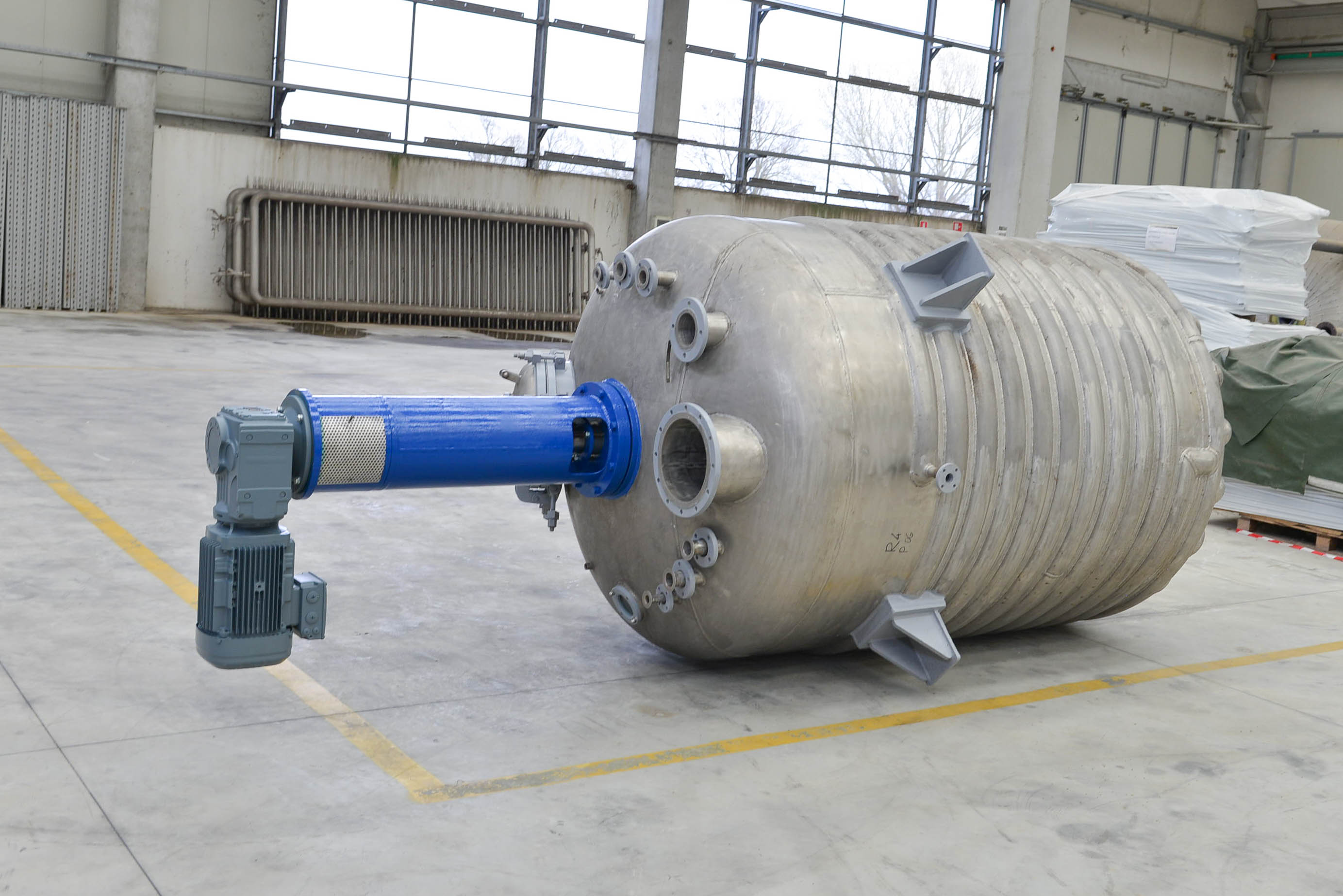 Usato Recipente agitato da 4.740 litri con semitubo esterno