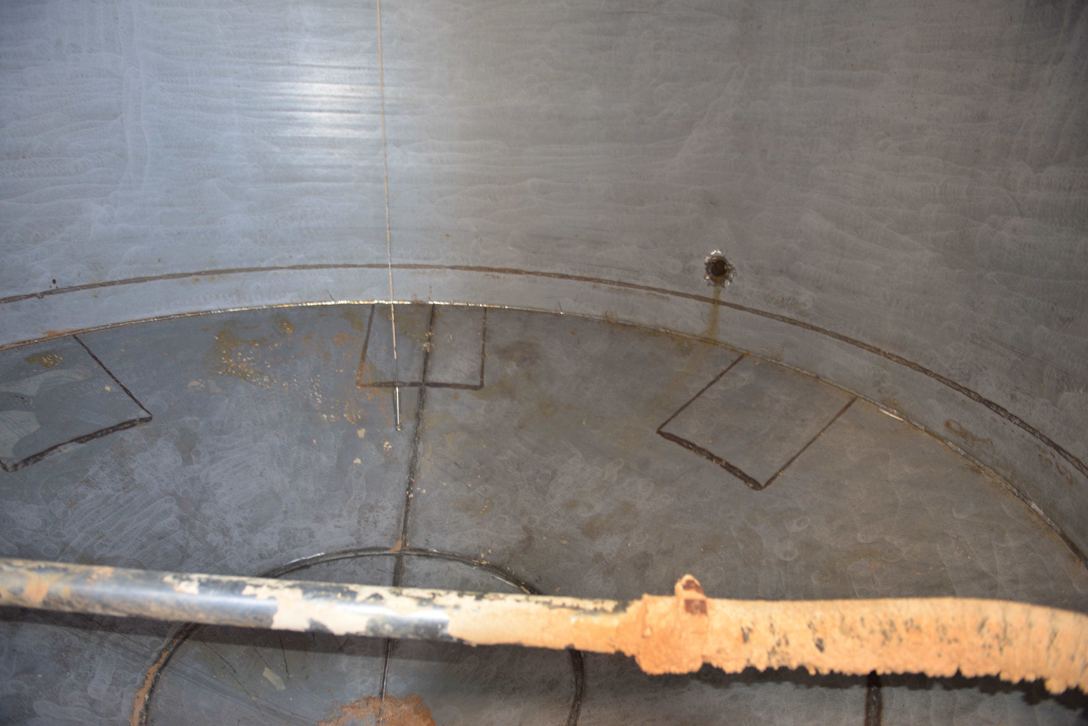 Usato Serbatoio verticale 53 m3 in acciaio inox AISI304, agitatore laterale