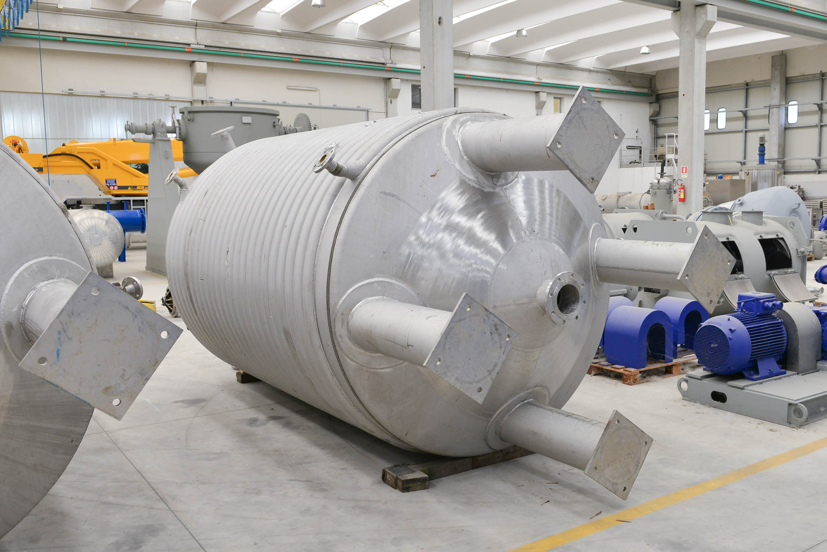 Usato Recipente agitato da 11.000 litri a fondo conico