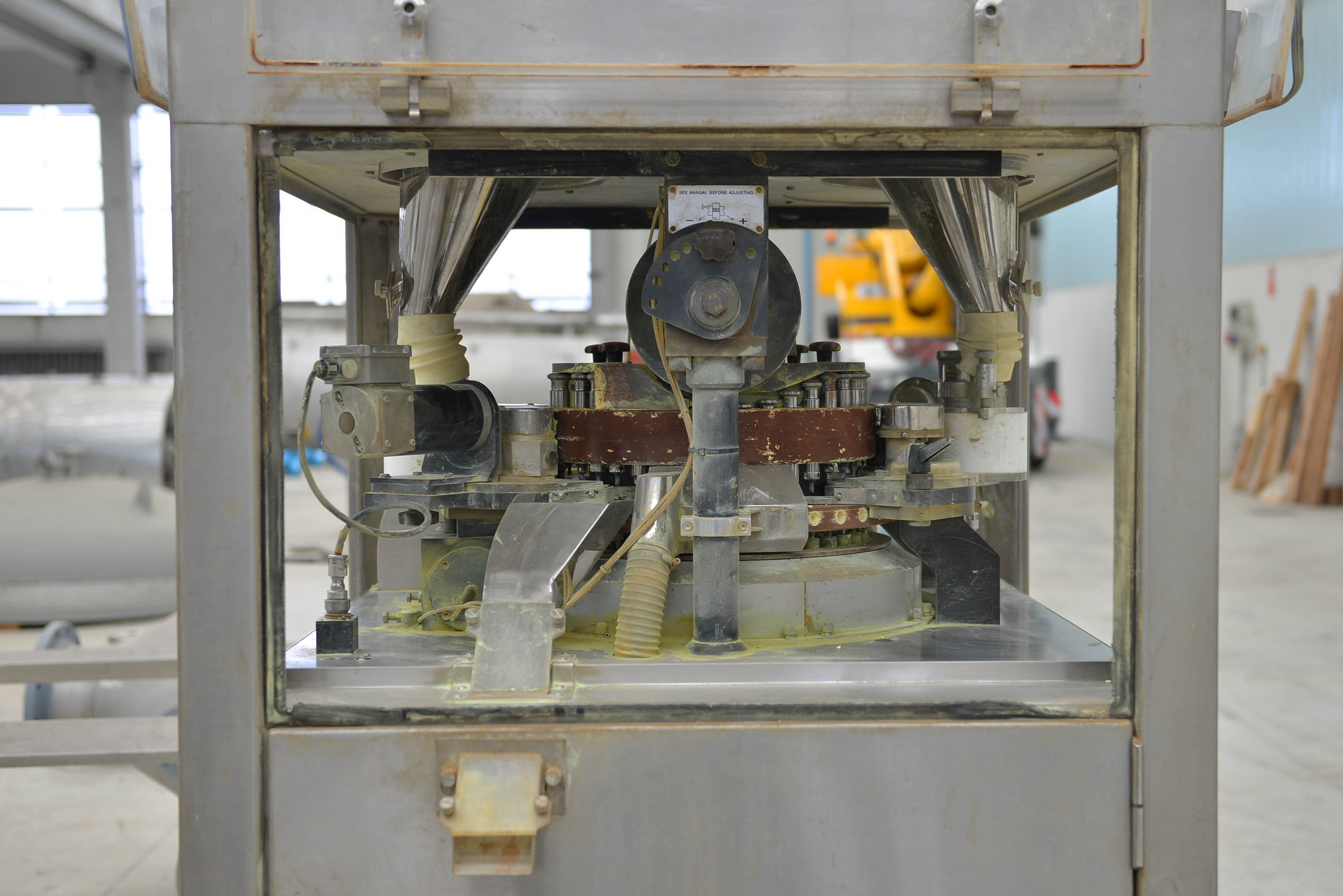 Ricondizionato 2011 Pastigliatrice Manesty mod BB4 a 39 stazioni