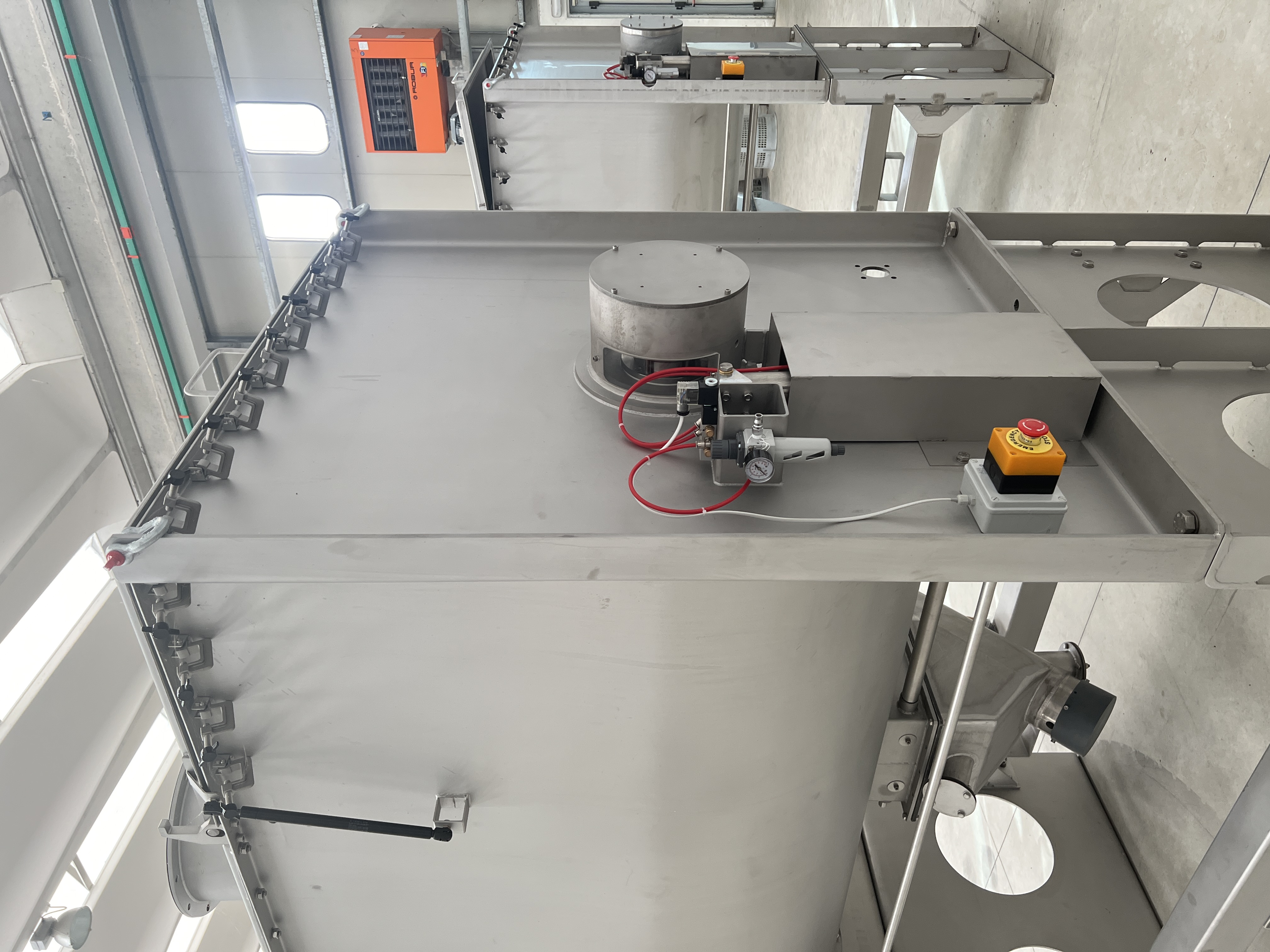 Miscelatore per polveri COPRINOX da 1900 Litri completo di coclea e quadro elettrico