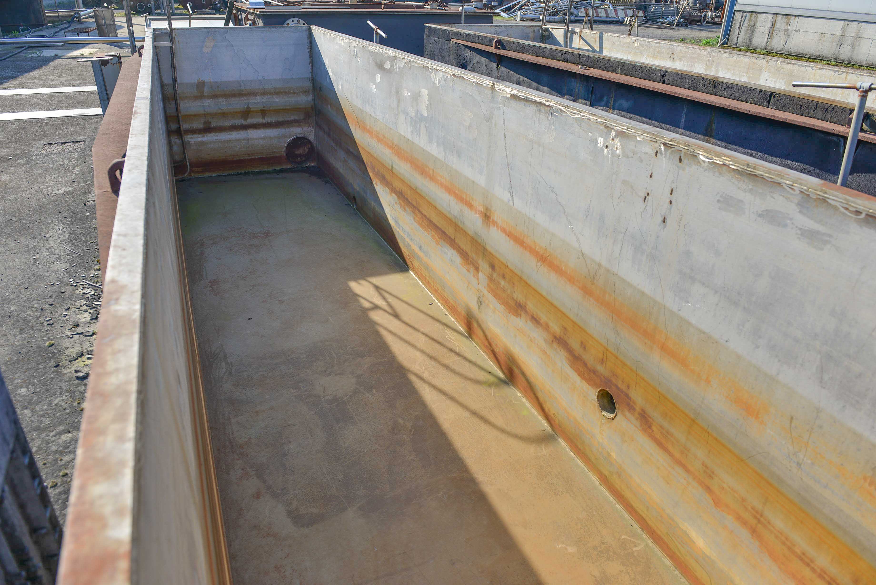 Usato Coppia di vasche da 13,9 m3 cadauna