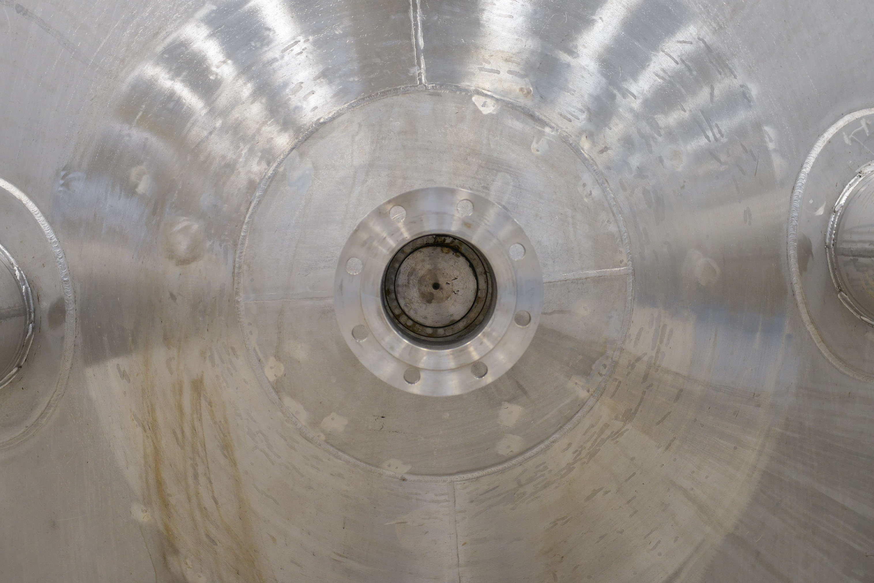 Usato Recipente agitato da 11.000 litri a fondo conico