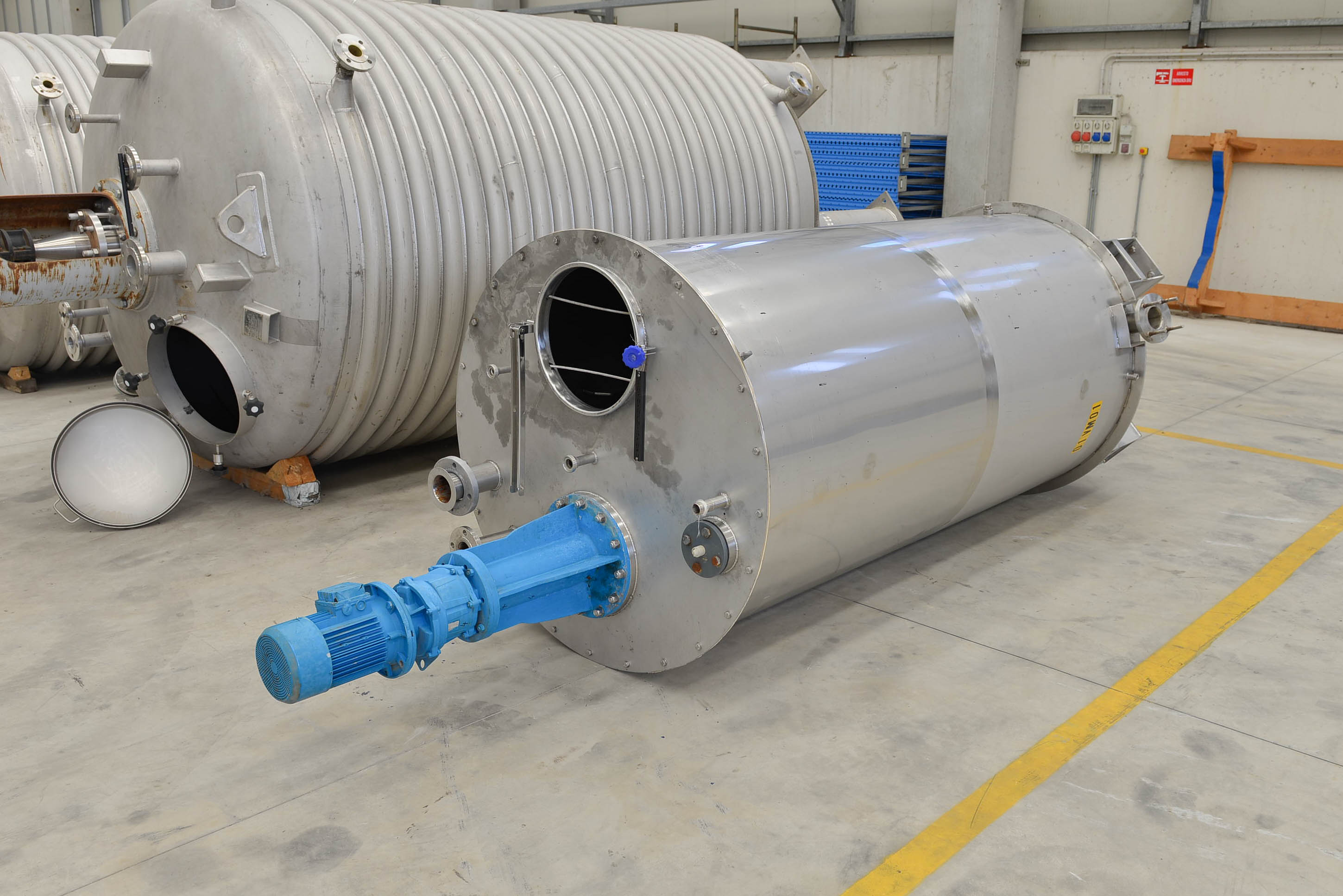 Usato Recipiente agitato da 3.000 litri a fondo conico