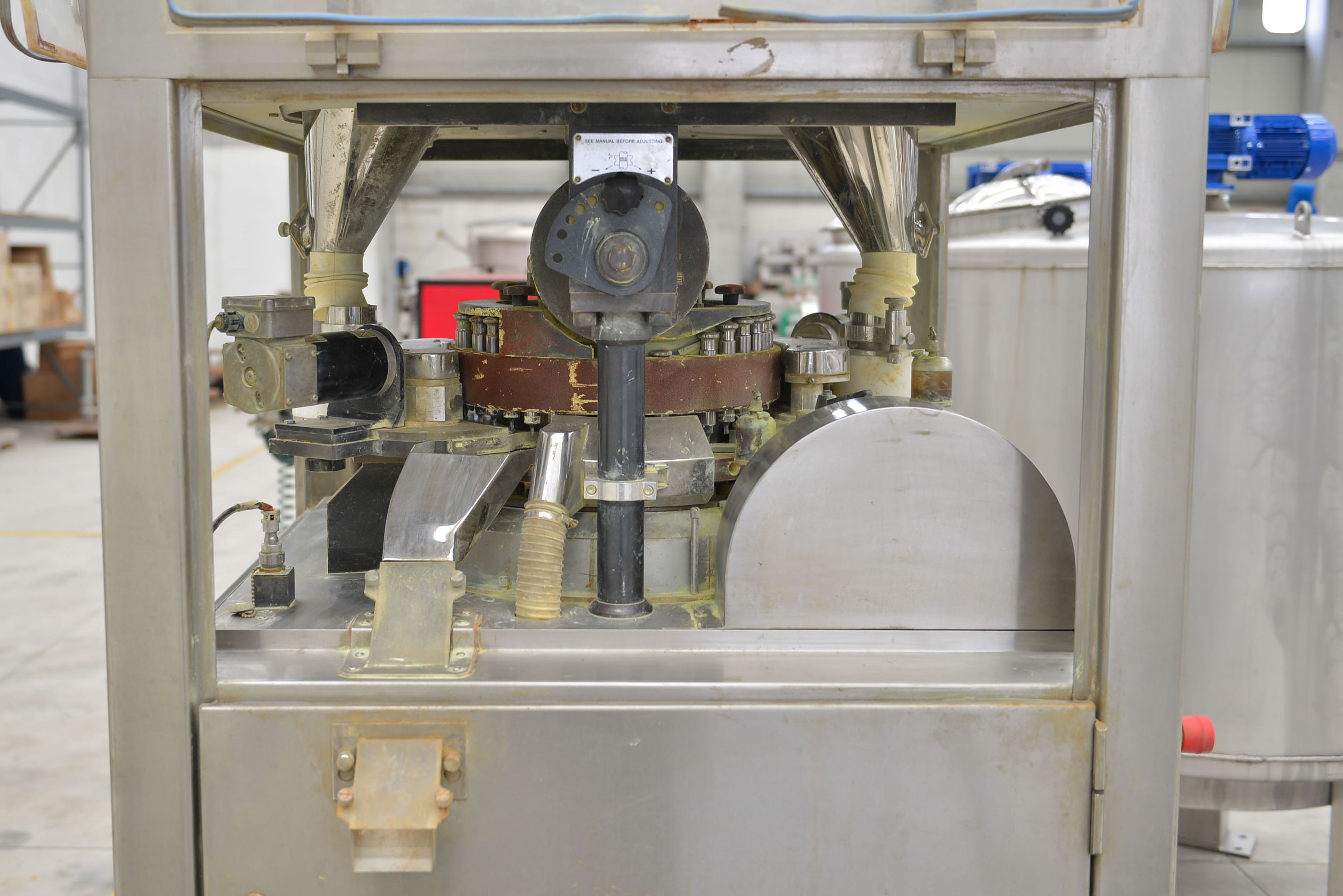 Ricondizionato 2011 Pastigliatrice Manesty mod BB4 a 39 stazioni