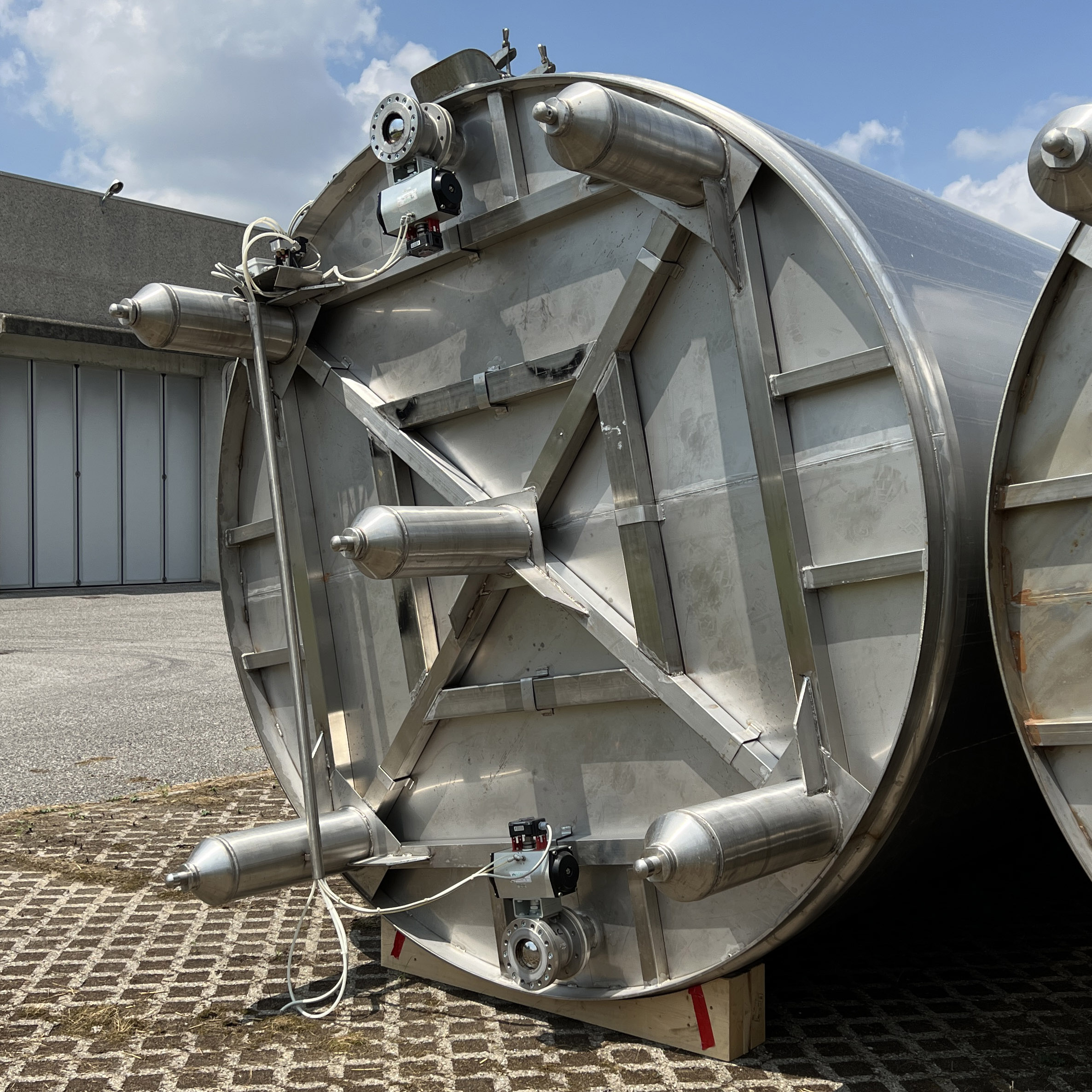 Usato Serbatoio da 35 m3 in acciaio inox AISI304 (oltre 30 disponibili)