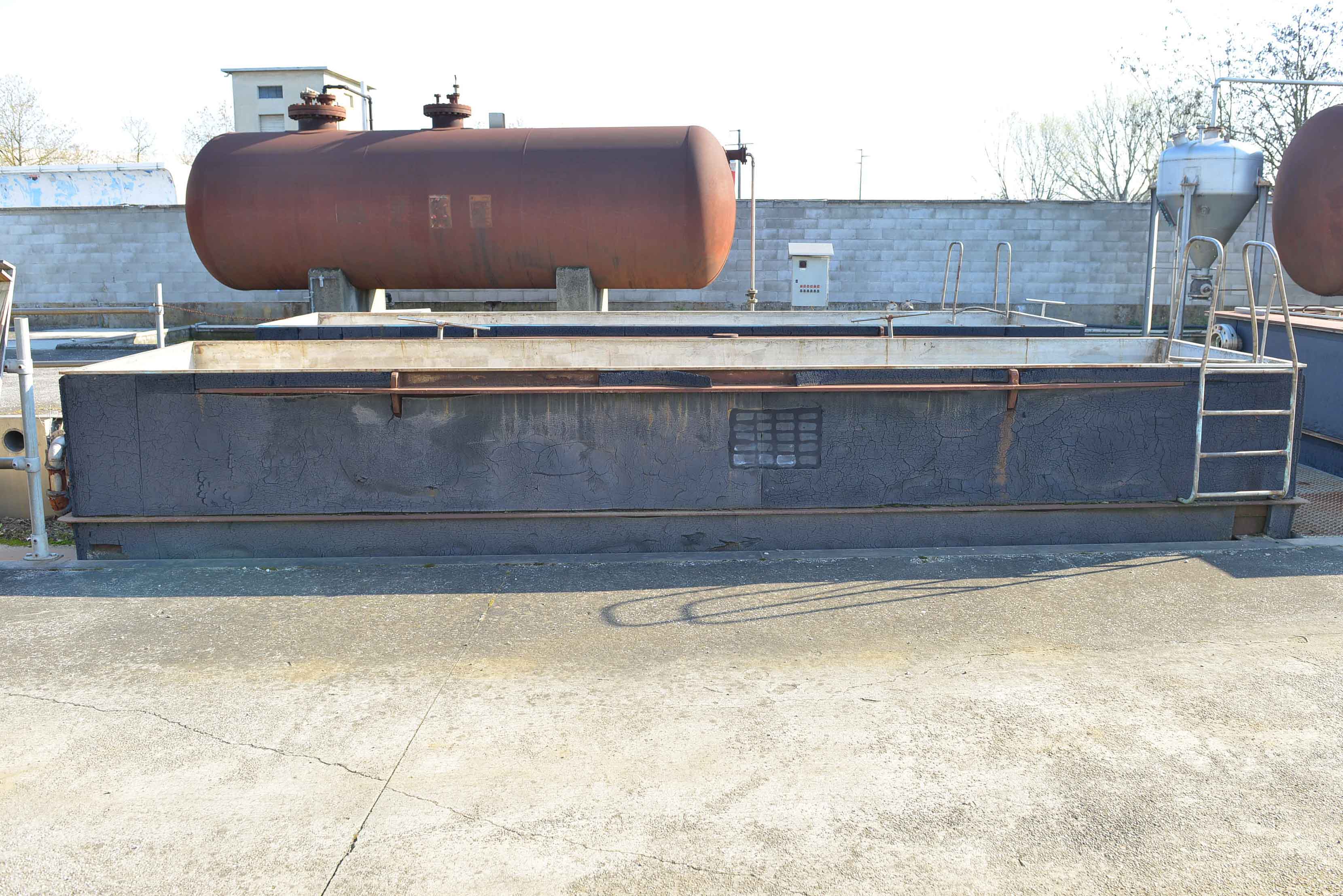 Usato Coppia di vasche da 13,9 m3 cadauna