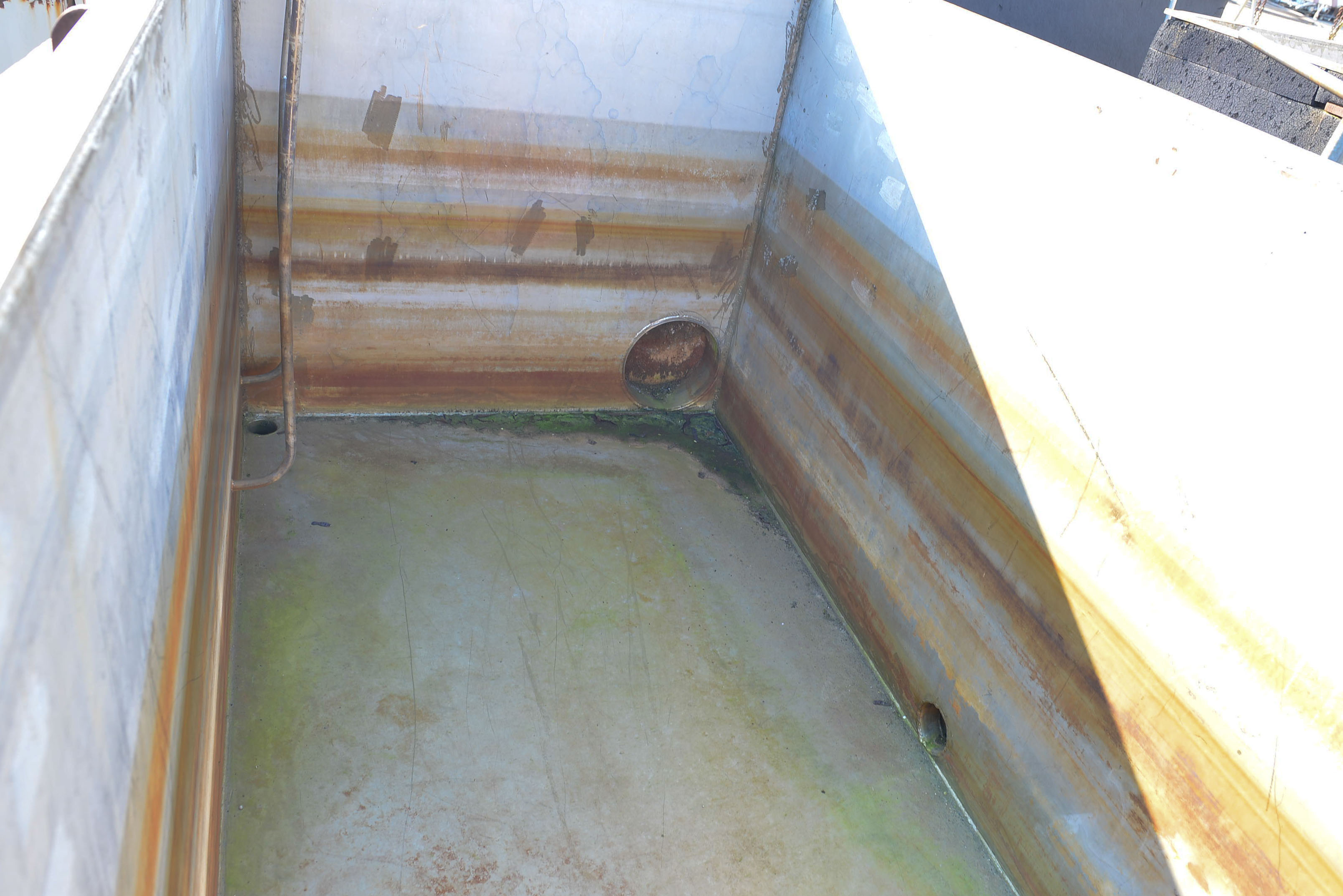 Usato Coppia di vasche da 13,9 m3 cadauna