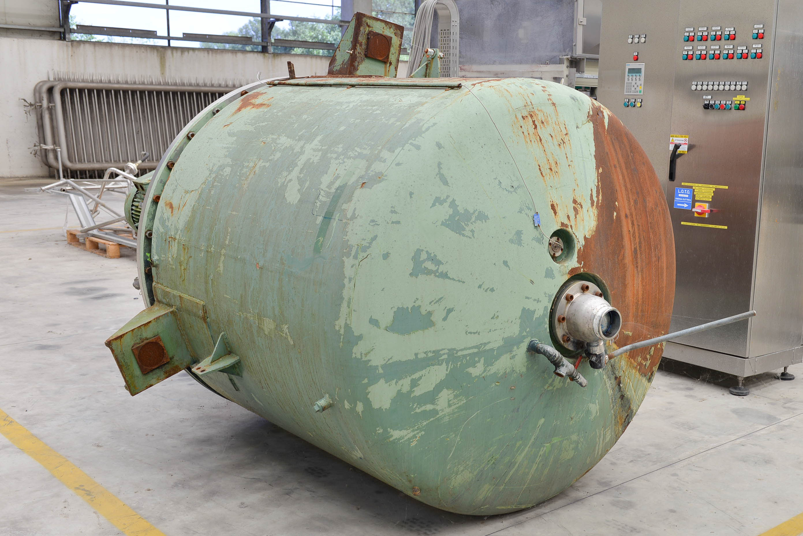 Usato Recipiente agitato incamiciato da 3.300 litri