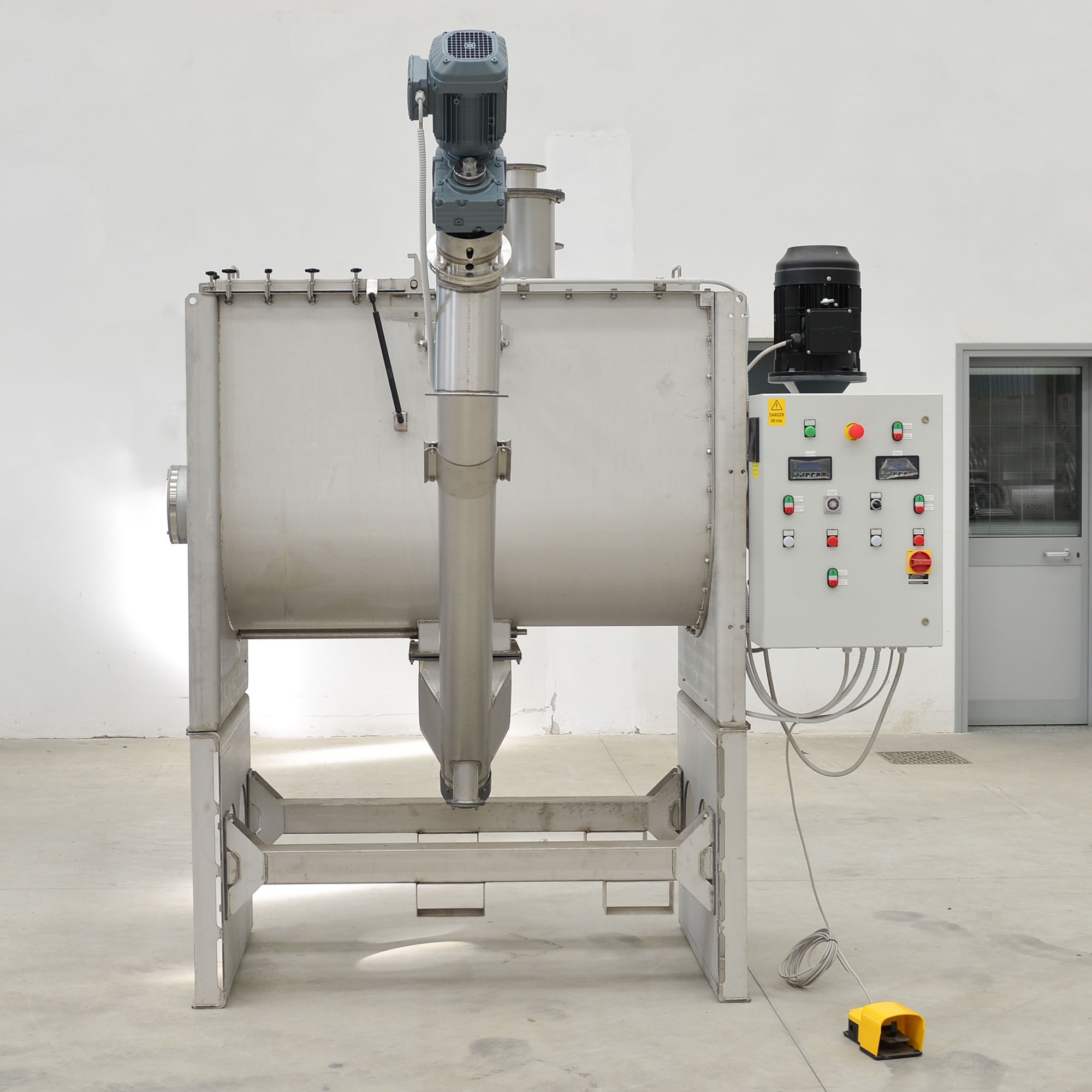 Miscelatore per polveri COPRINOX da 1000 Litri completo di quadro e coclea di scarico