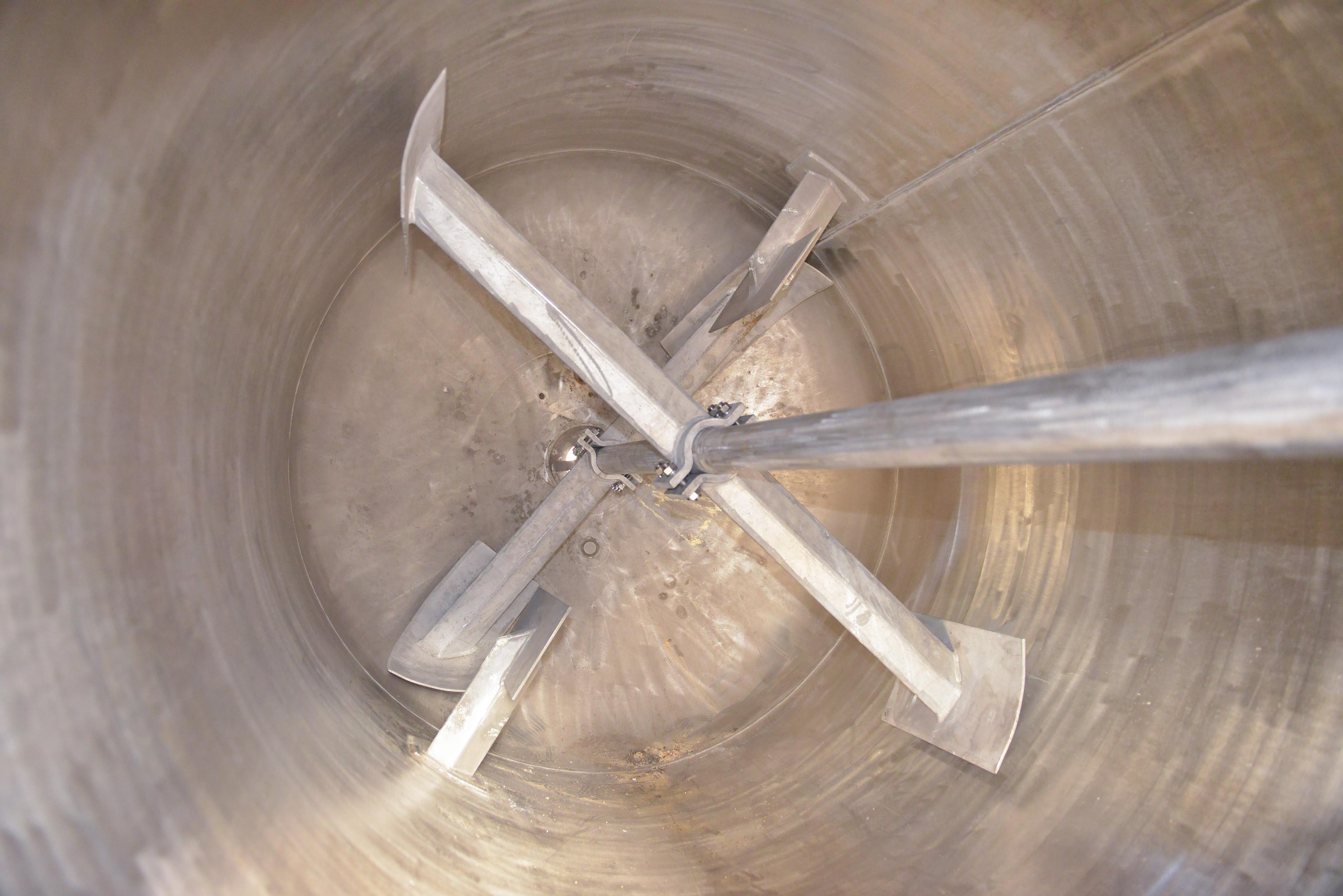 Usato Recipente agitato da 4.740 litri con semitubo esterno