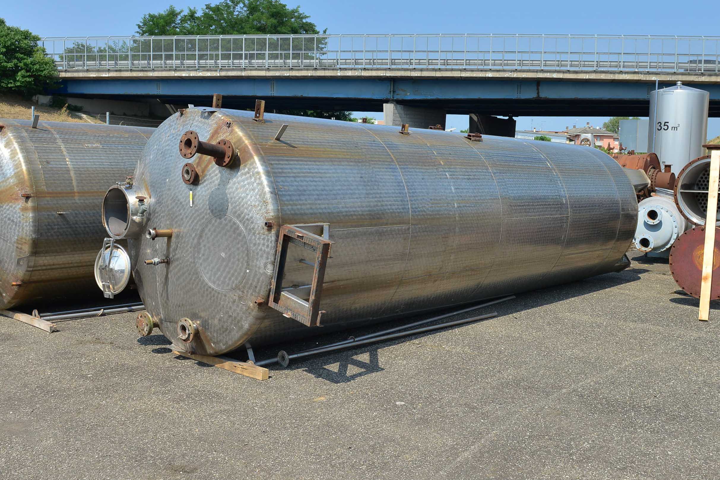 Usato Serbatoio verticale da 22.000 litri