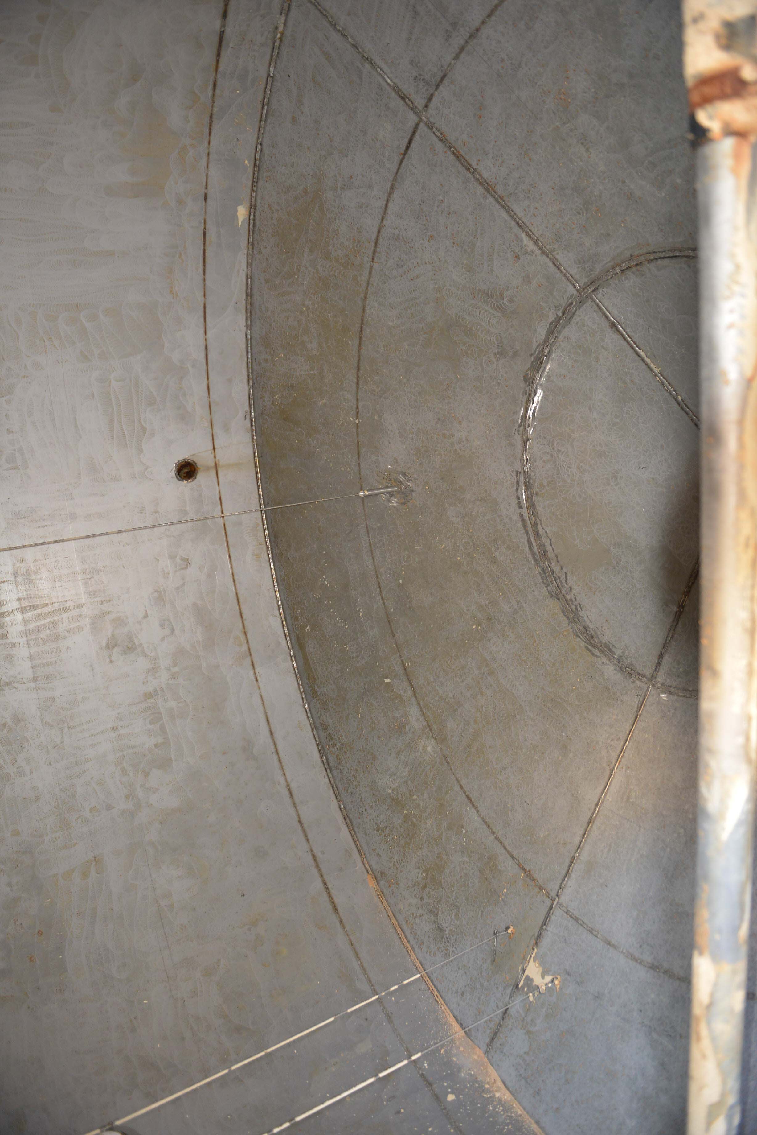 Usato Serbatoio verticale 53 m3 in acciaio inox AISI304, agitatore laterale