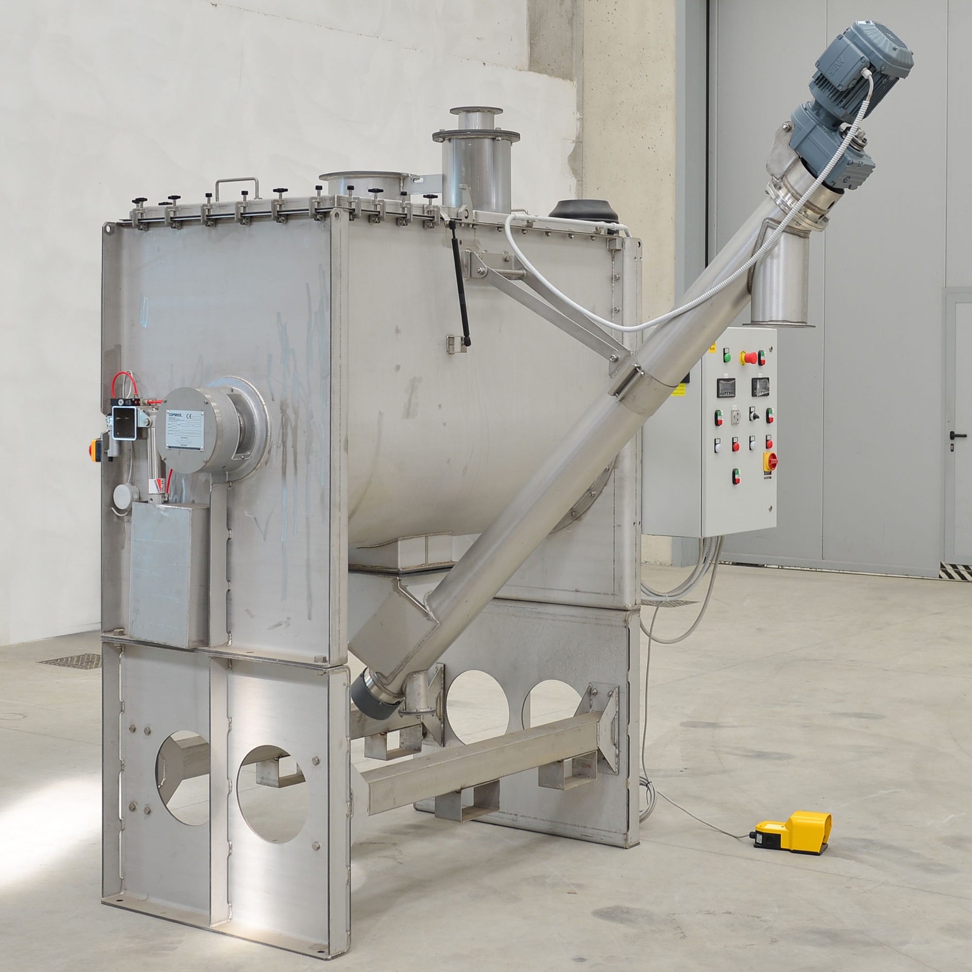 Miscelatore per polveri COPRINOX da 1000 Litri completo di quadro e coclea di scarico