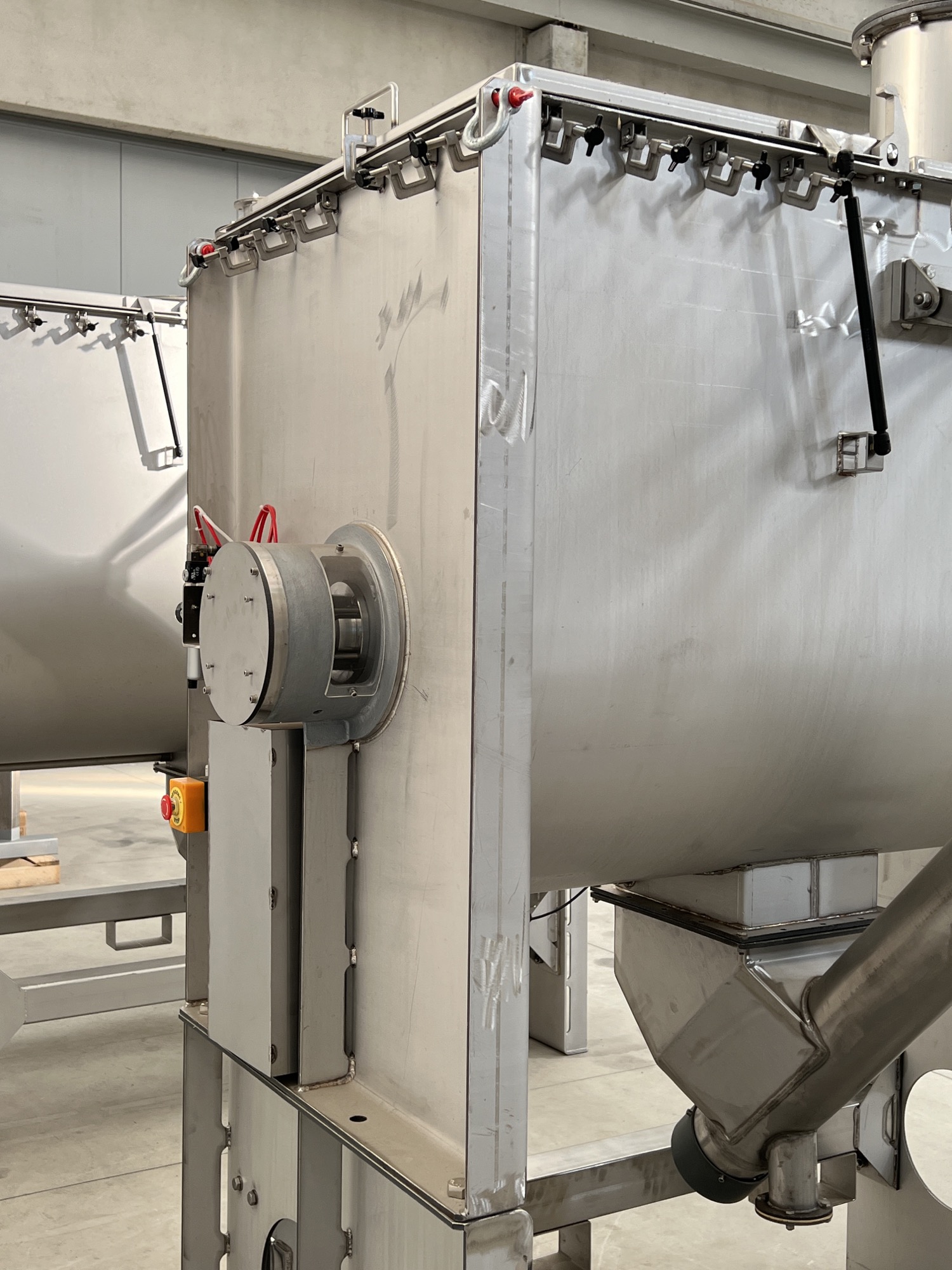 Miscelatore per polveri COPRINOX da 1000 Litri completo di quadro e coclea di scarico