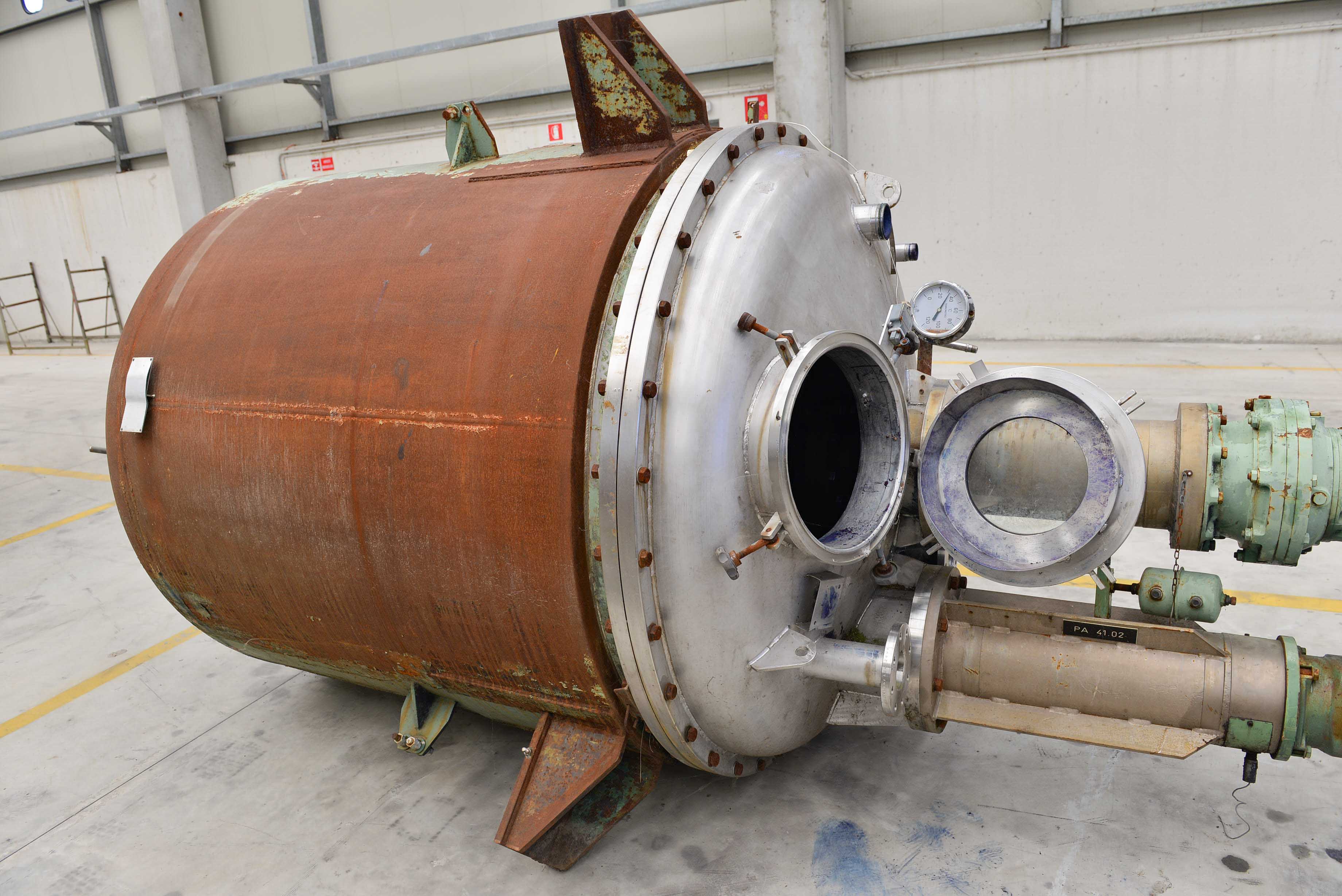 Usato Recipiente agitato incamiciato da 3.300 litri