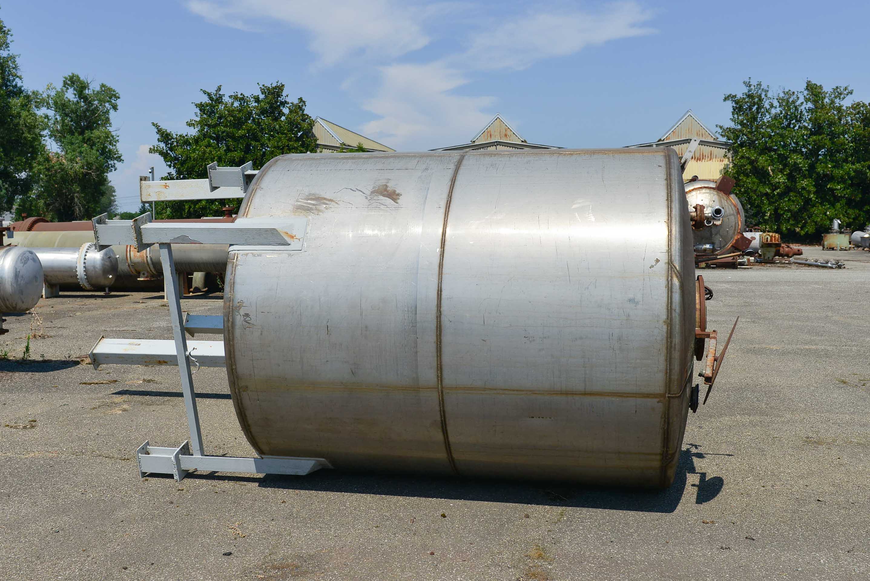 Usato Serbatoio verticale da 9 m3 in acciaio inox