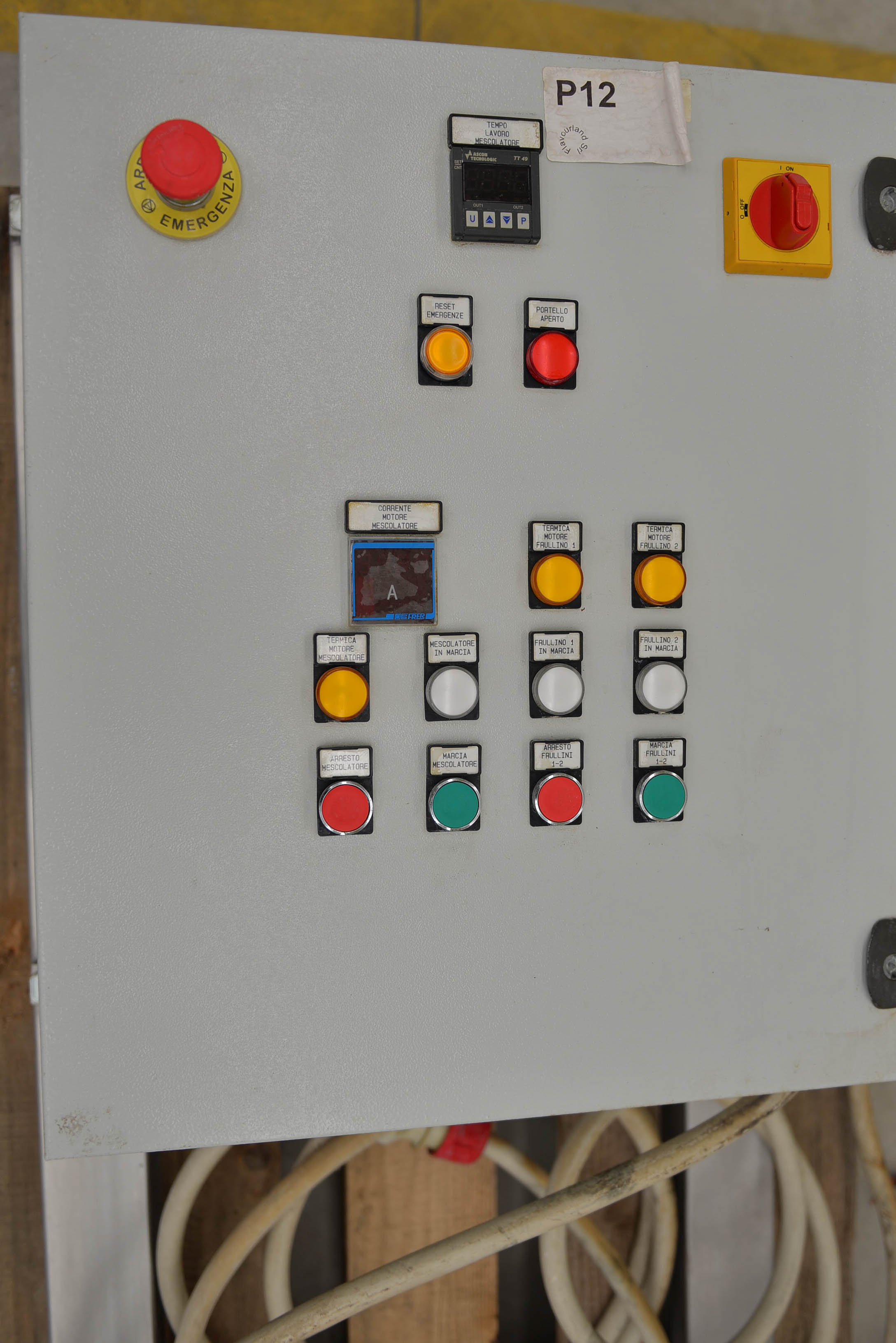 Usato Miscelatore per polveri incamiciato da 250 litri con chopper