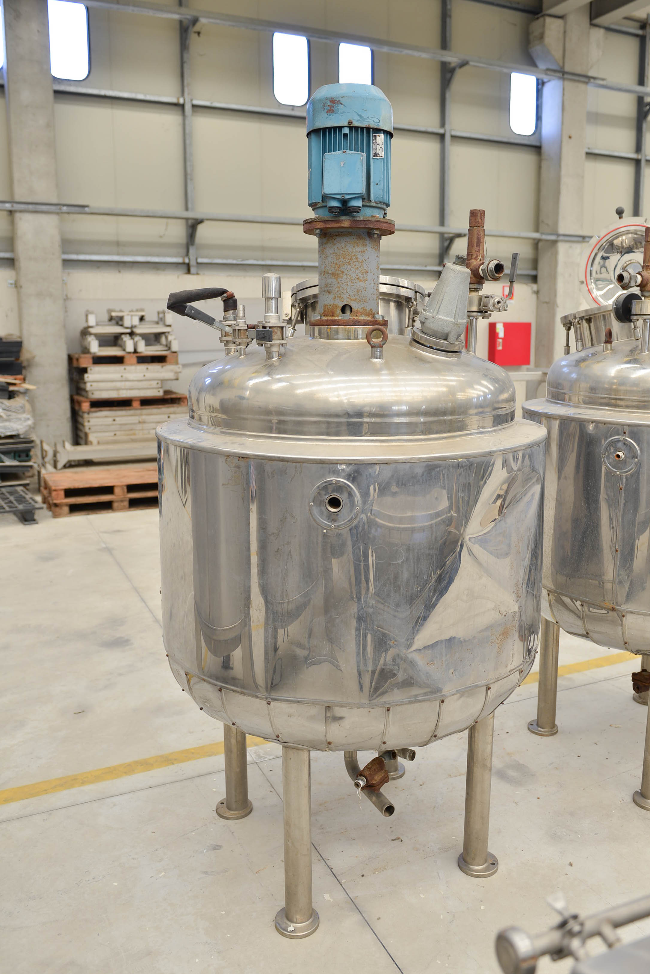 Usato Recipiente agitato da 700 litri con camicia