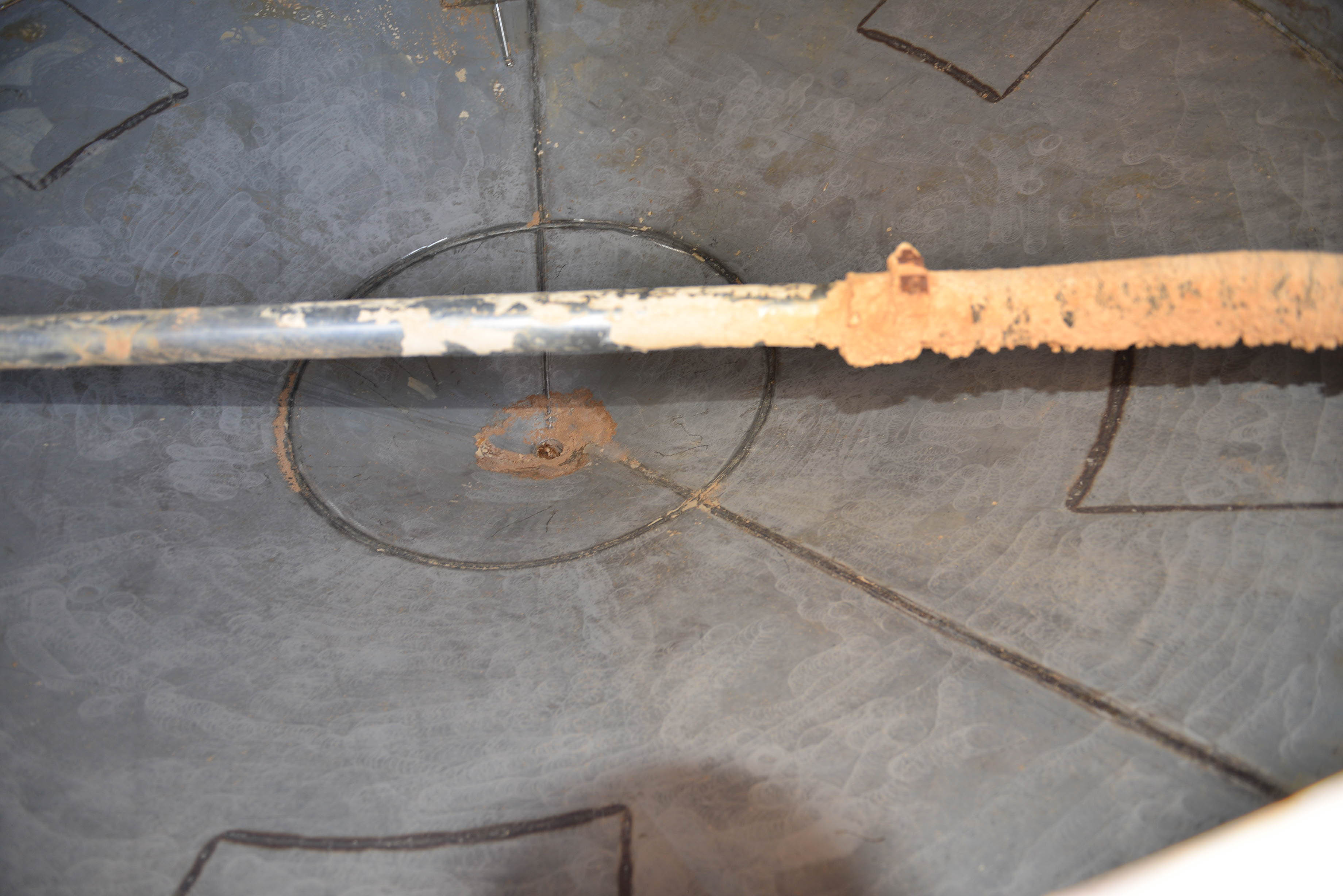 Usato Serbatoio verticale 53 m3 in acciaio inox AISI304, agitatore laterale