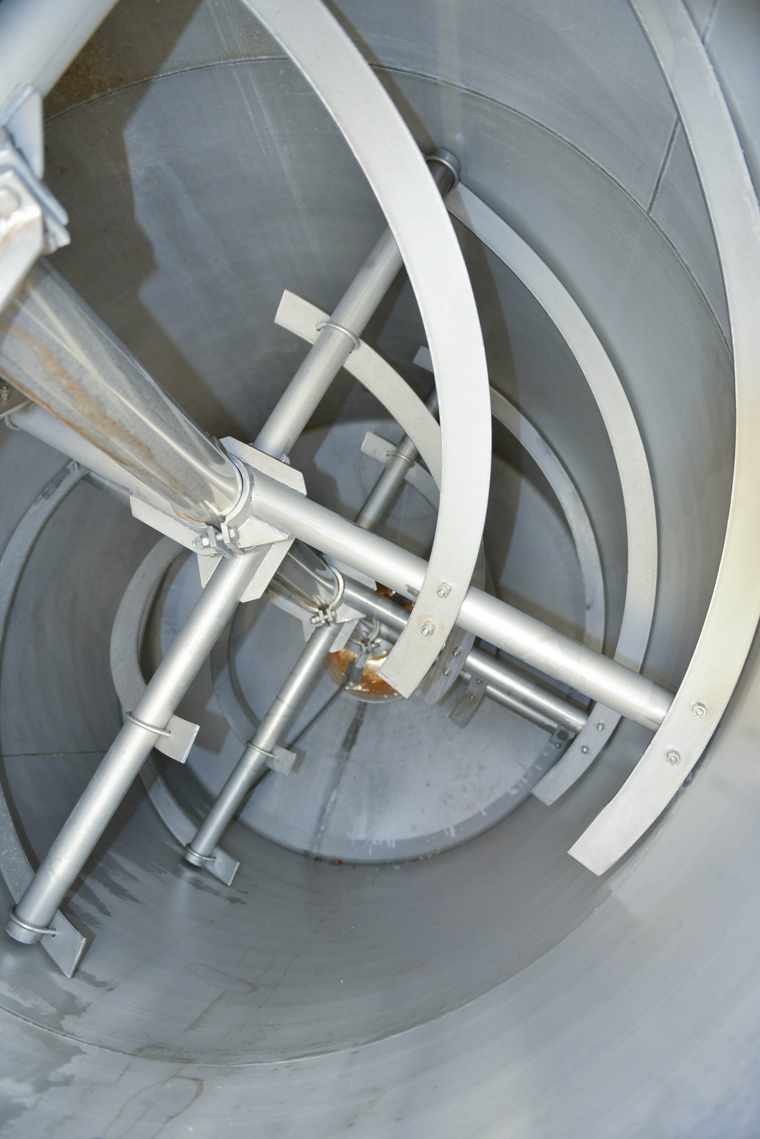 Usato Recipente agitato da 11.000 litri a fondo conico