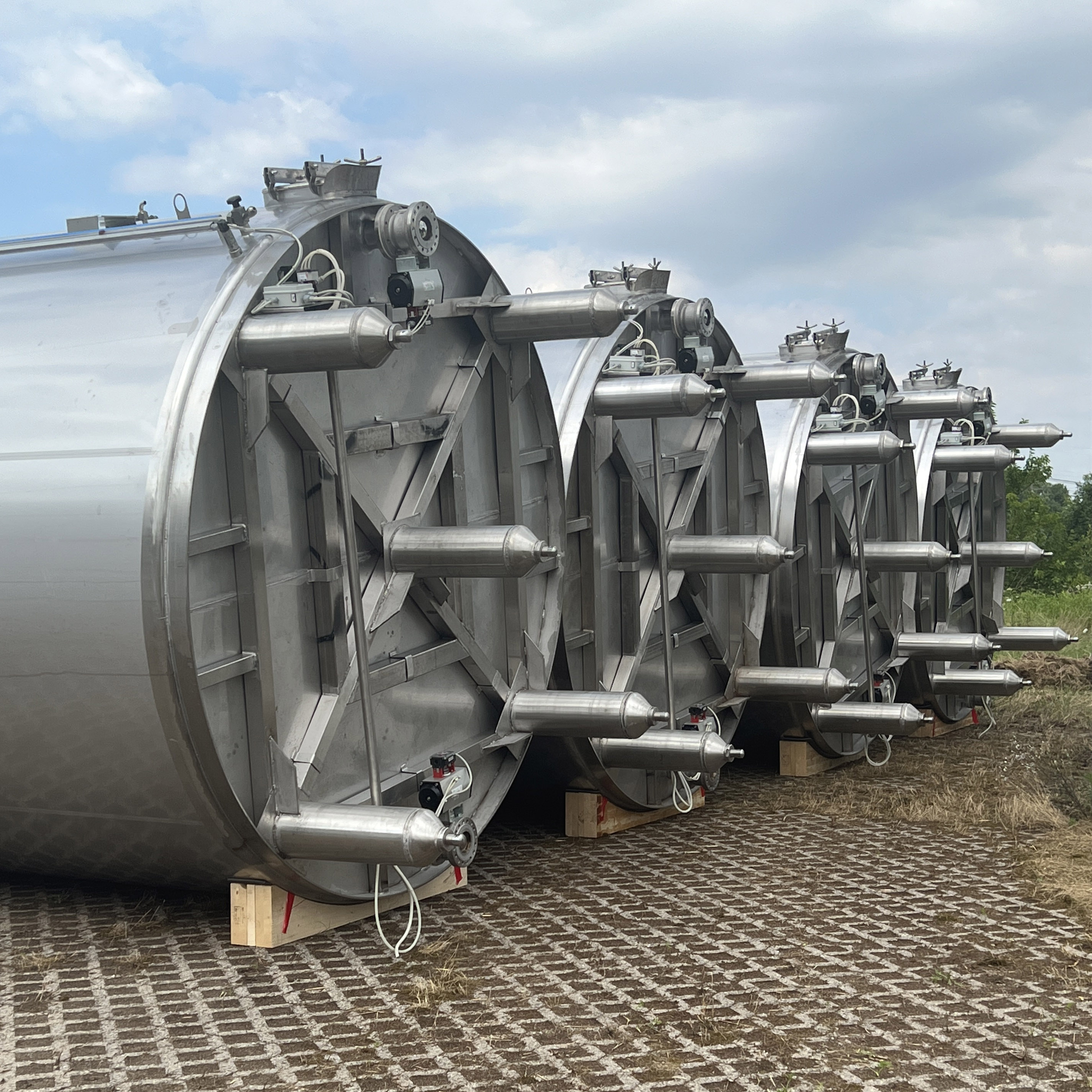 Usato Serbatoio da 35 m3 in acciaio inox AISI304 (oltre 30 disponibili)