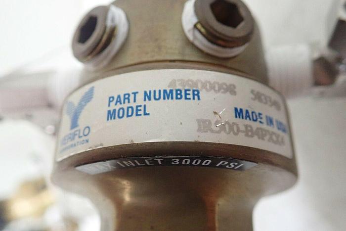 Used Lot of 3 Veriflo IR501B, 43900098 Pressure Regulators w/ USG 100psi 30psi Gauges