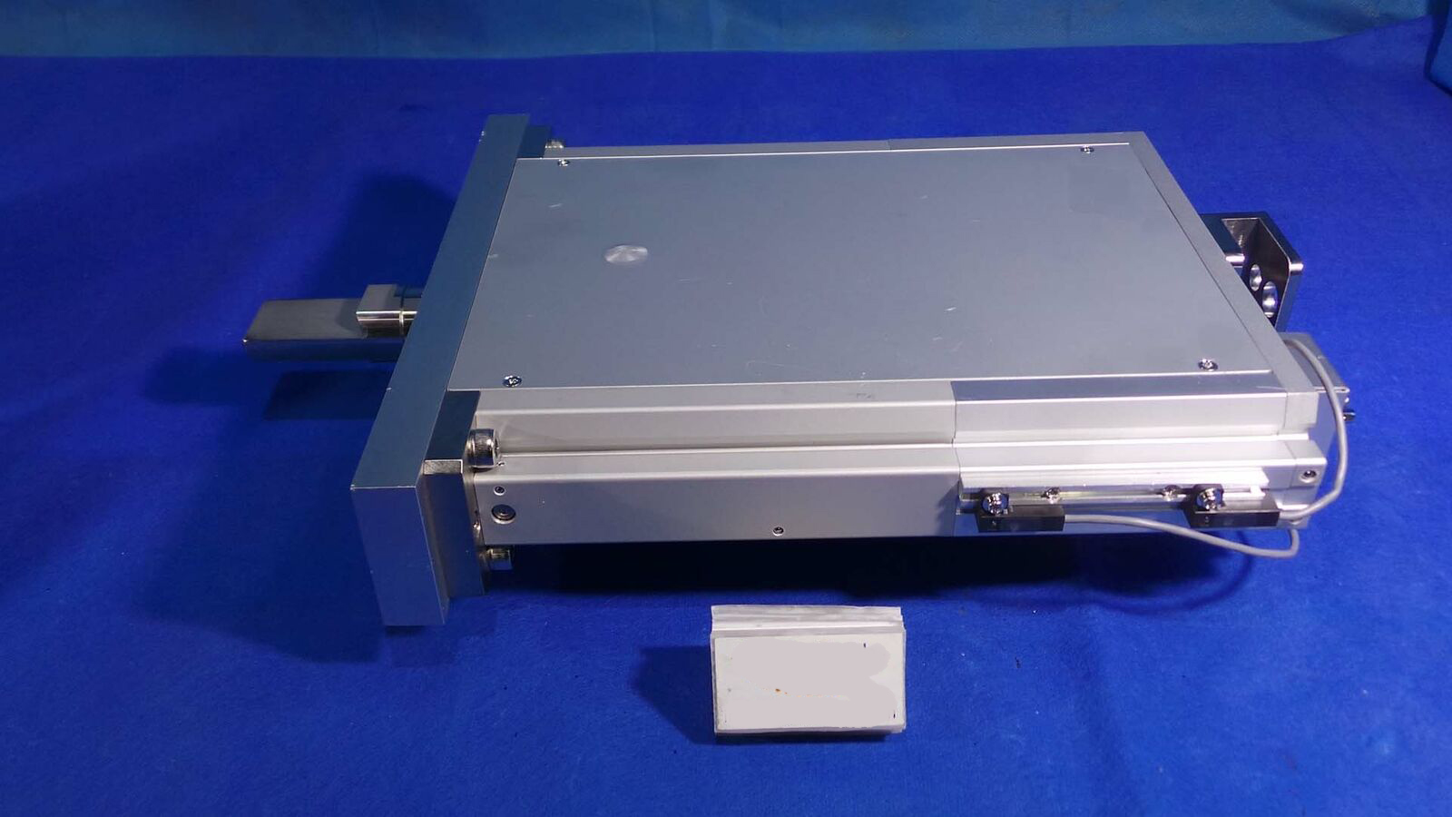 Used SMC XGT300-30-1A-X804 Valve, XGT300-30-1A-X804 / SLIT Valve / Press 10~6 Pa~atm OPE