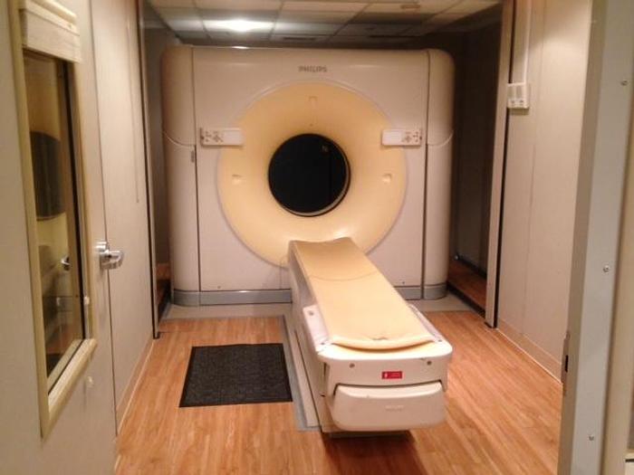 Used 2005 Mobile Philips Brilliance 64