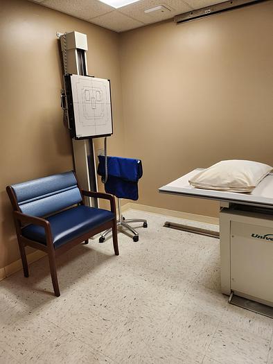 Used 2011 Del Medical HE425 Analog Floor mounted