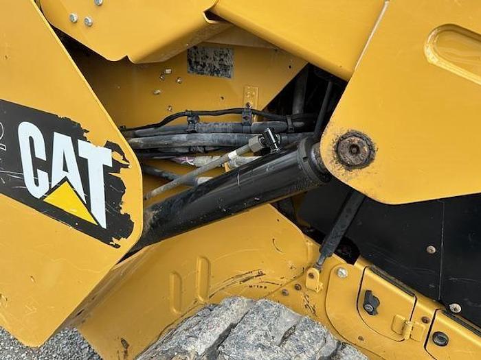 Used 2018 CATERPILLAR 299D2
