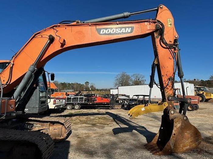 Used 2017 DOOSAN DX225 LC-5