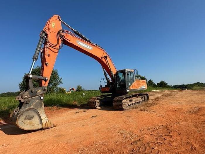 Used 2017 DOOSAN DX350 LC-5