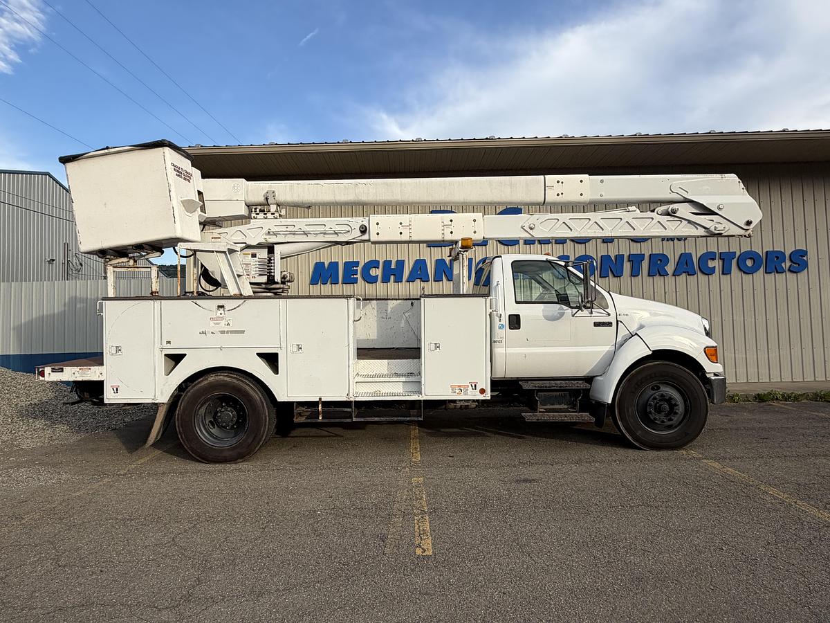 Used 2012 Ford F750 Bucket Truck