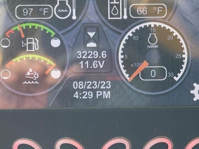 Used 2018 CATERPILLAR 299D2