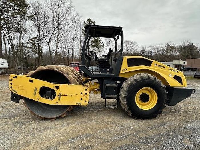 Used 2017 BOMAG BW211PD-5