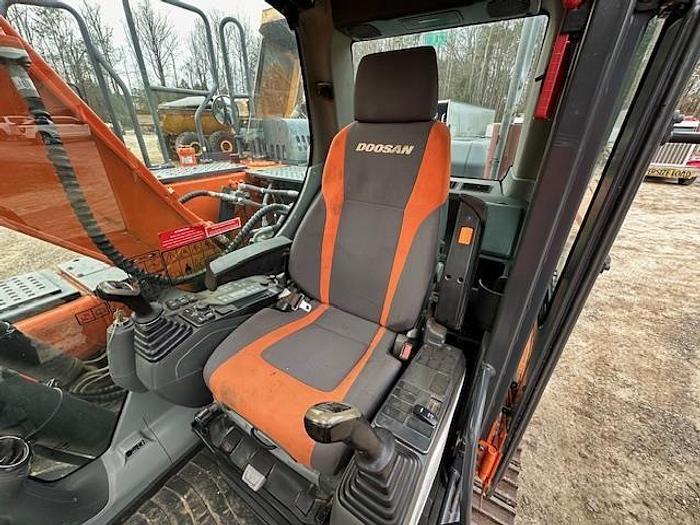 Used 2016 DOOSAN DX180 LC-5