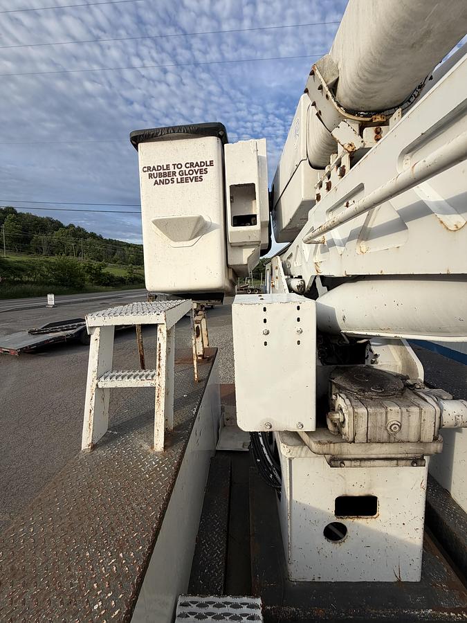 Used 2012 Ford F750 Bucket Truck