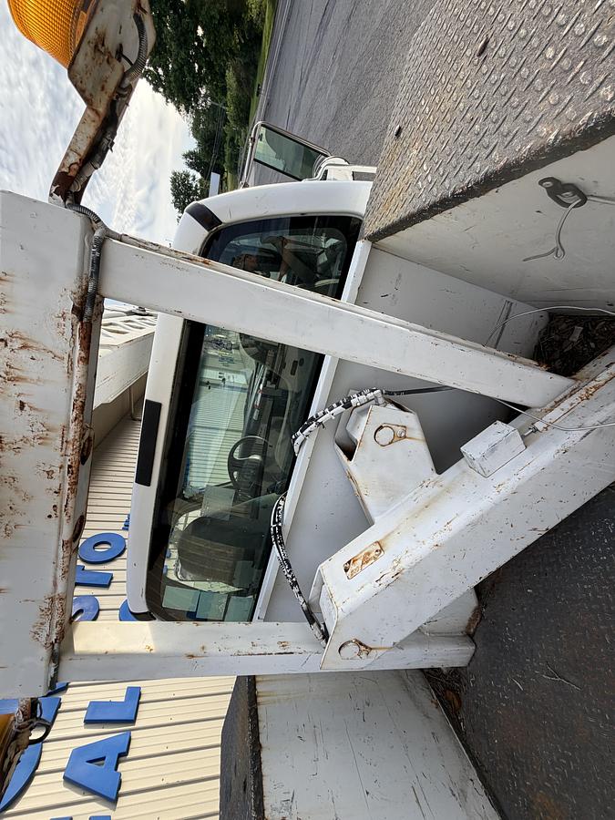 Used 2012 Ford F750 Bucket Truck