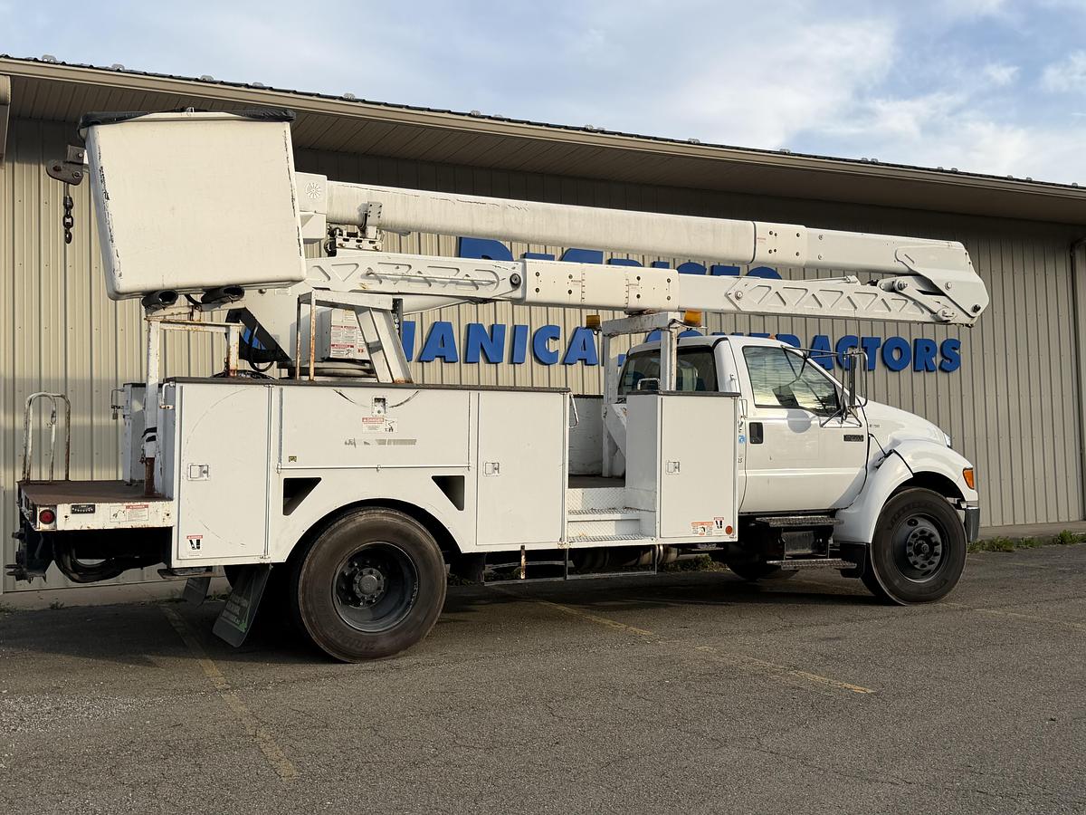 Used 2012 Ford F750 Bucket Truck